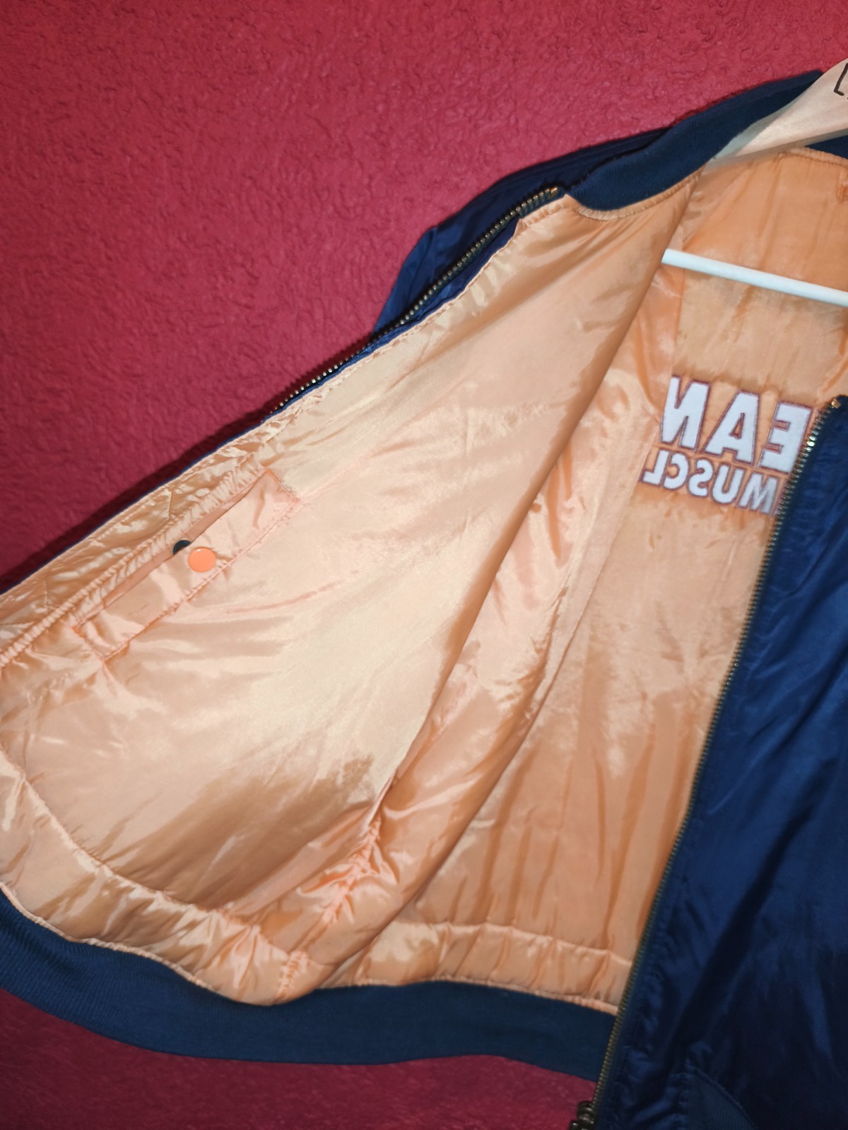 Classic 90s/Y2K bomber jacket featuring bold “Team Maximuscle” chest & back embr