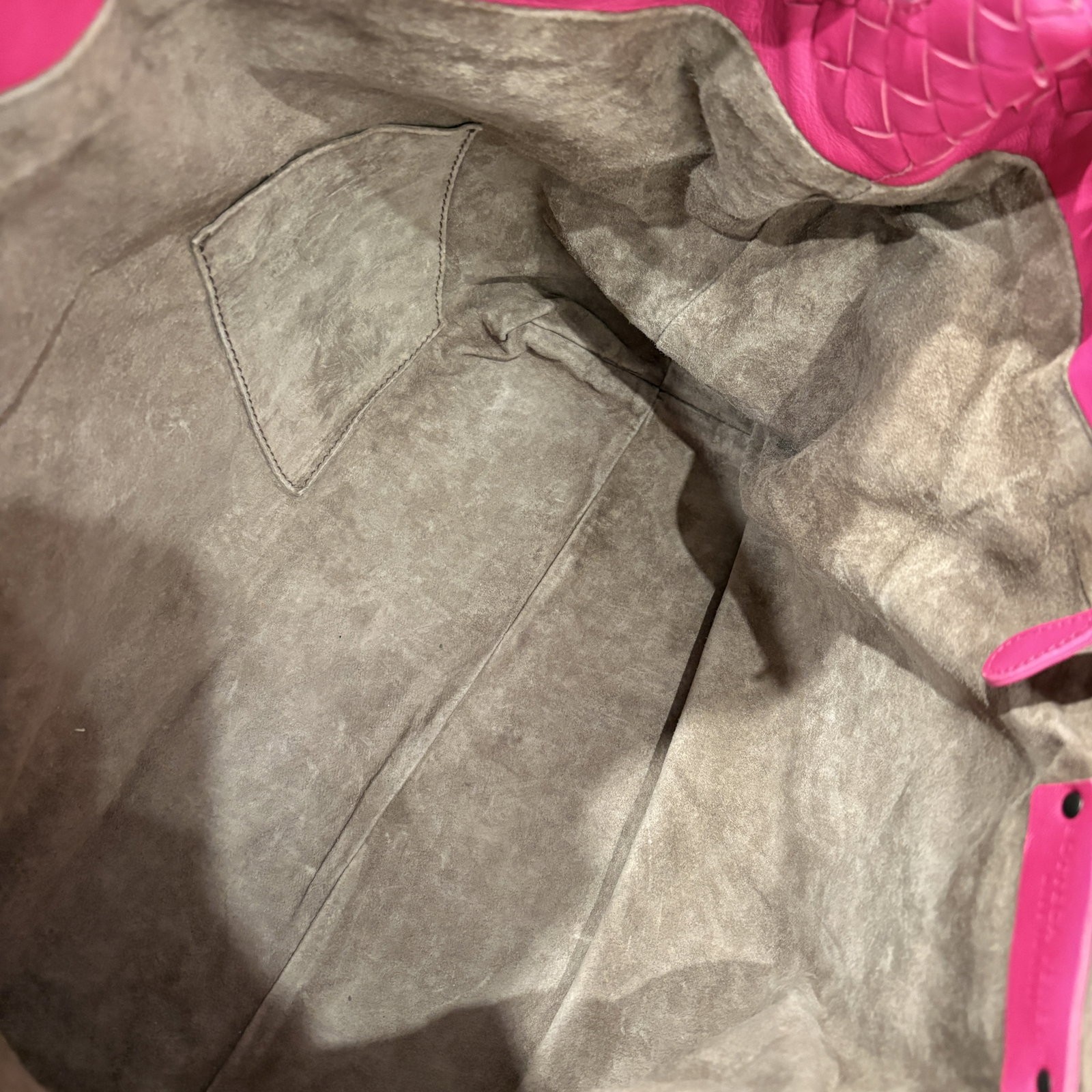 Bottega Veneta Medium Garda Tote Pink Lambskin Intrecciato Nappa (ym030126e0)