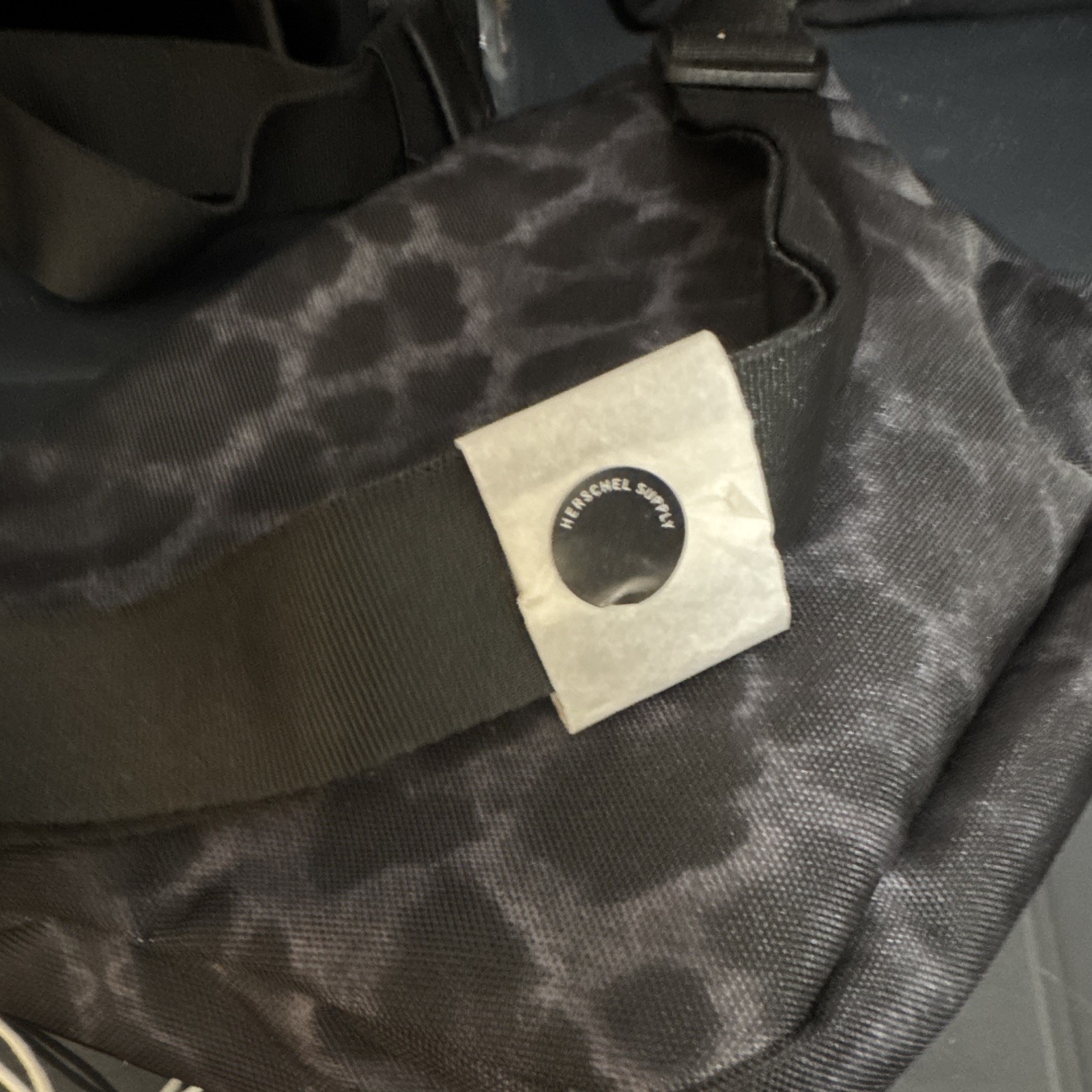 Herschel Pop Quiz Hip Pack Belt Bag Leopard Print Black Zip Adjustable Strap