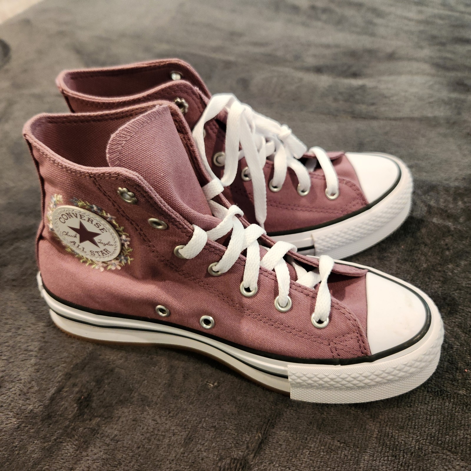 Girls Converse ALL STARS Shoes Size US 4 Youth Back to School