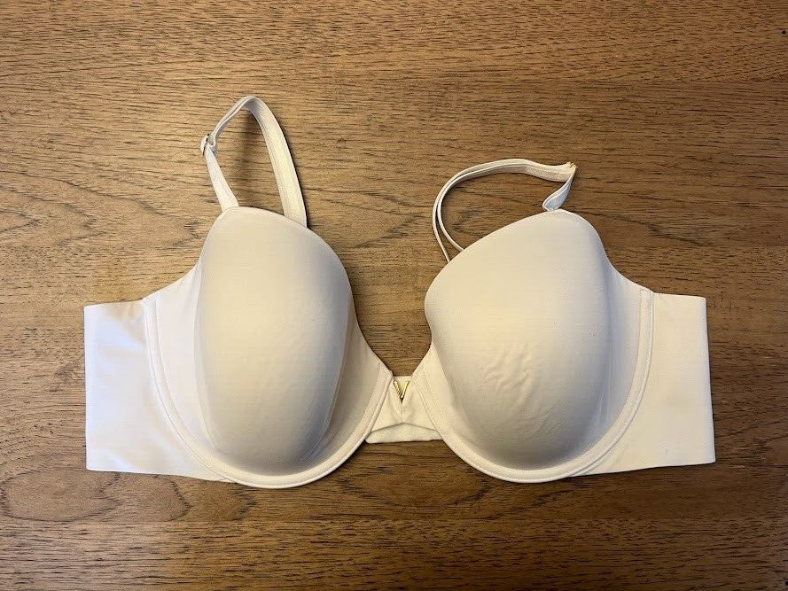 Victoria’s Secret VS White 44D Love Cloud Lightly Lined Demi Bra VS!!!!