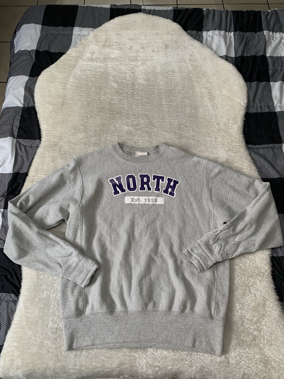 Champion Reverse Weave North University Gray Sweater Mens Size Medium