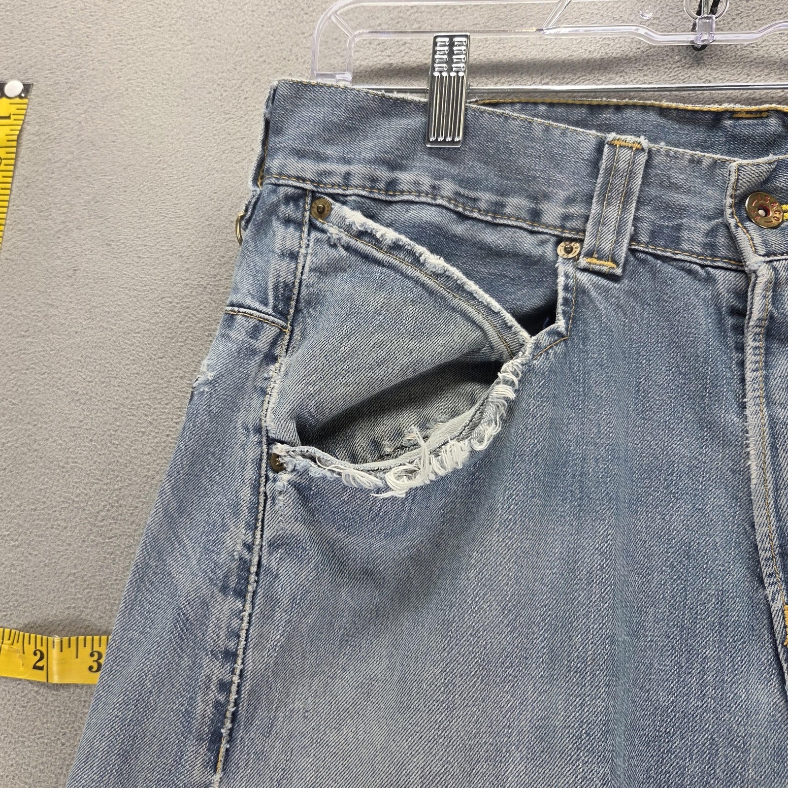 VTG Levis Engineered Jeans Mens Blue Twisted Flap Pocket Altered Hem Fits 32×30