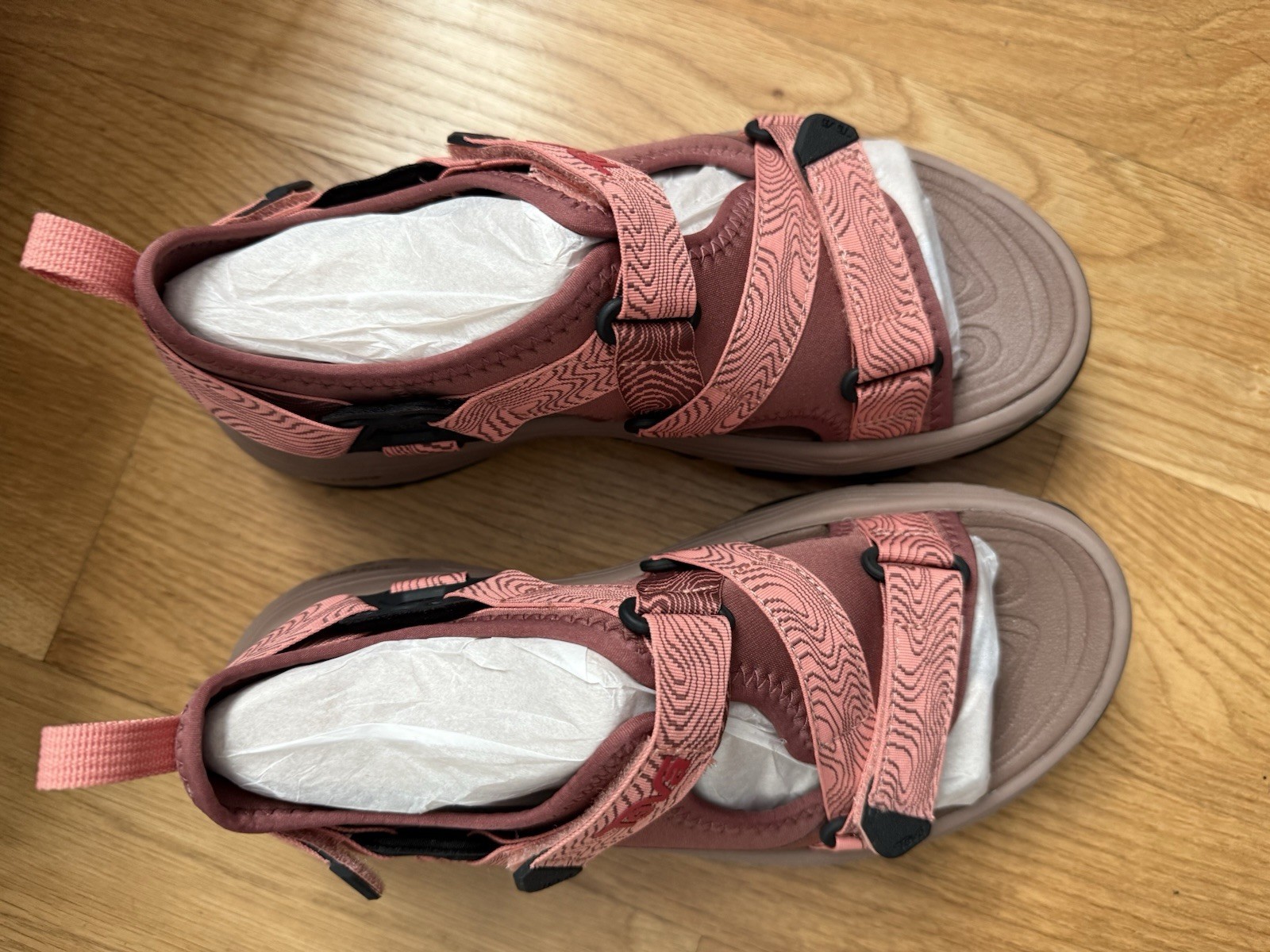 Teva Hiking Sandals Pink Women’s Size 8 New Without Box Never Worn