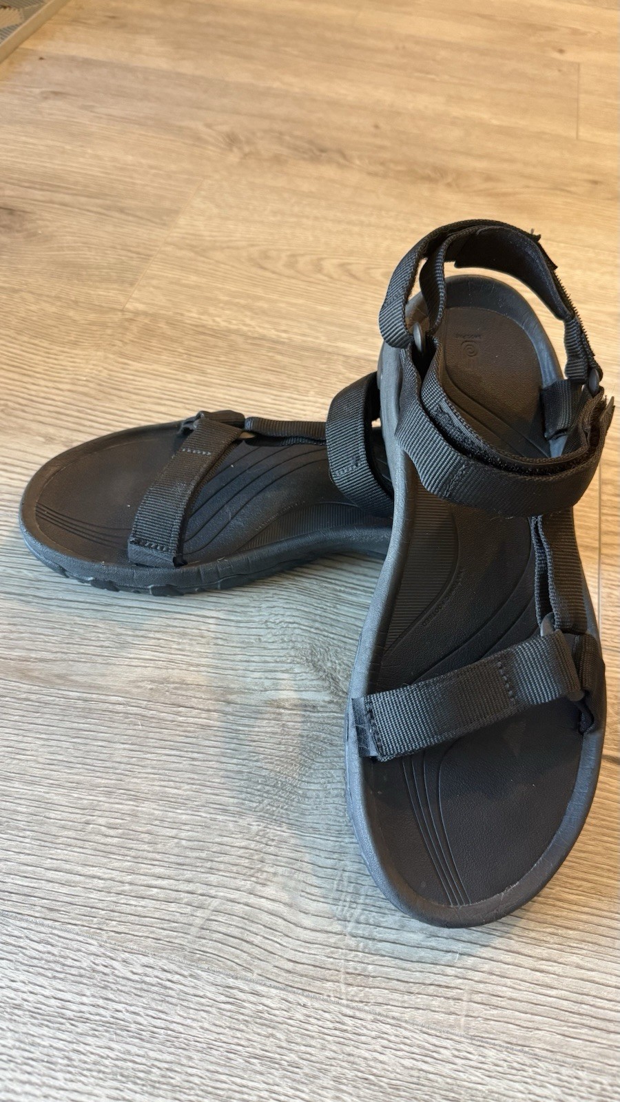 Teva Men’s Hurricane XLT2 Hook & Eye Straps Performance Sandal Black Size 11