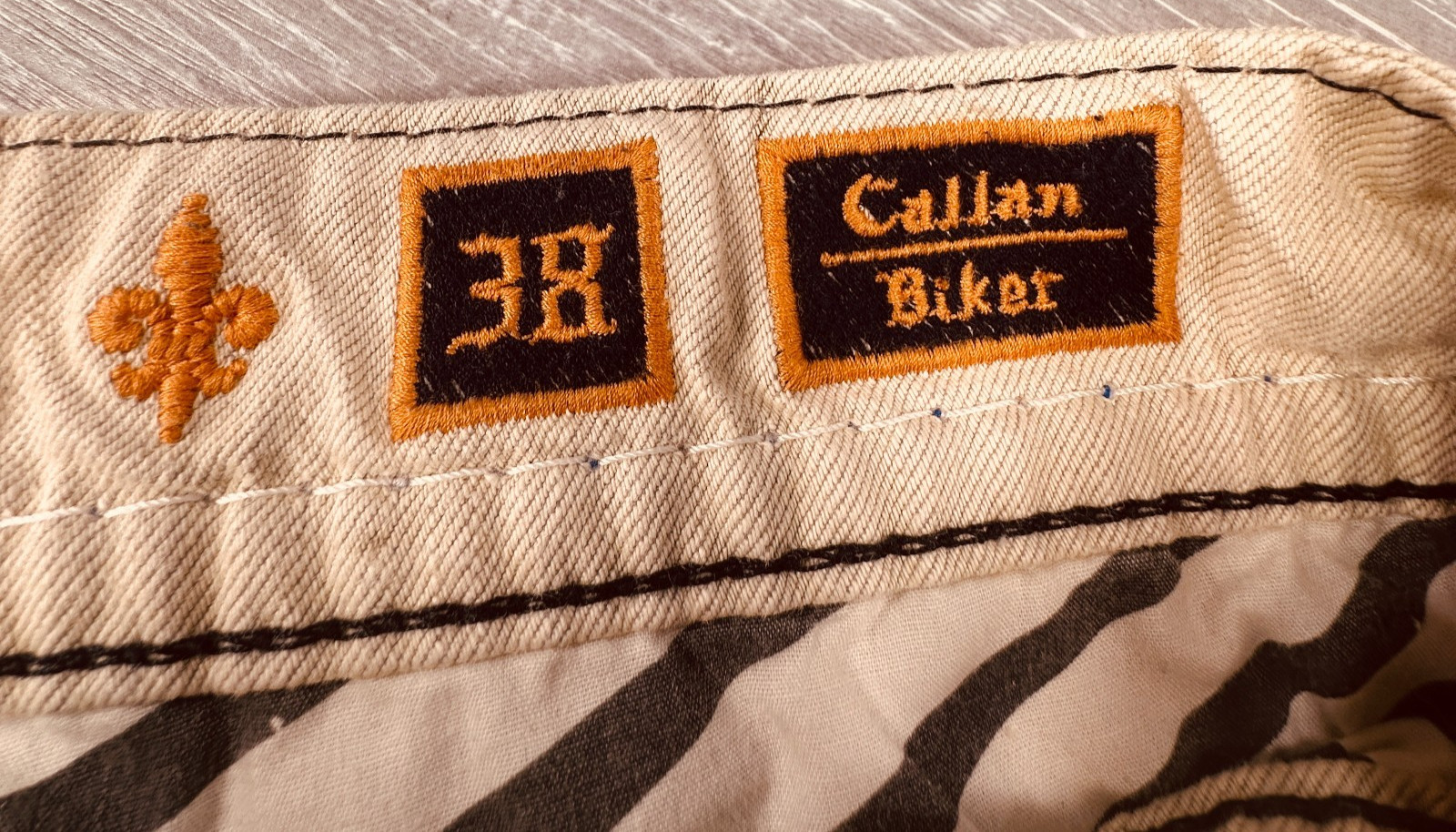 Rock Revivial Callan Biker Beige Jeans Acid Distressed Embroidery Size 38 x 33