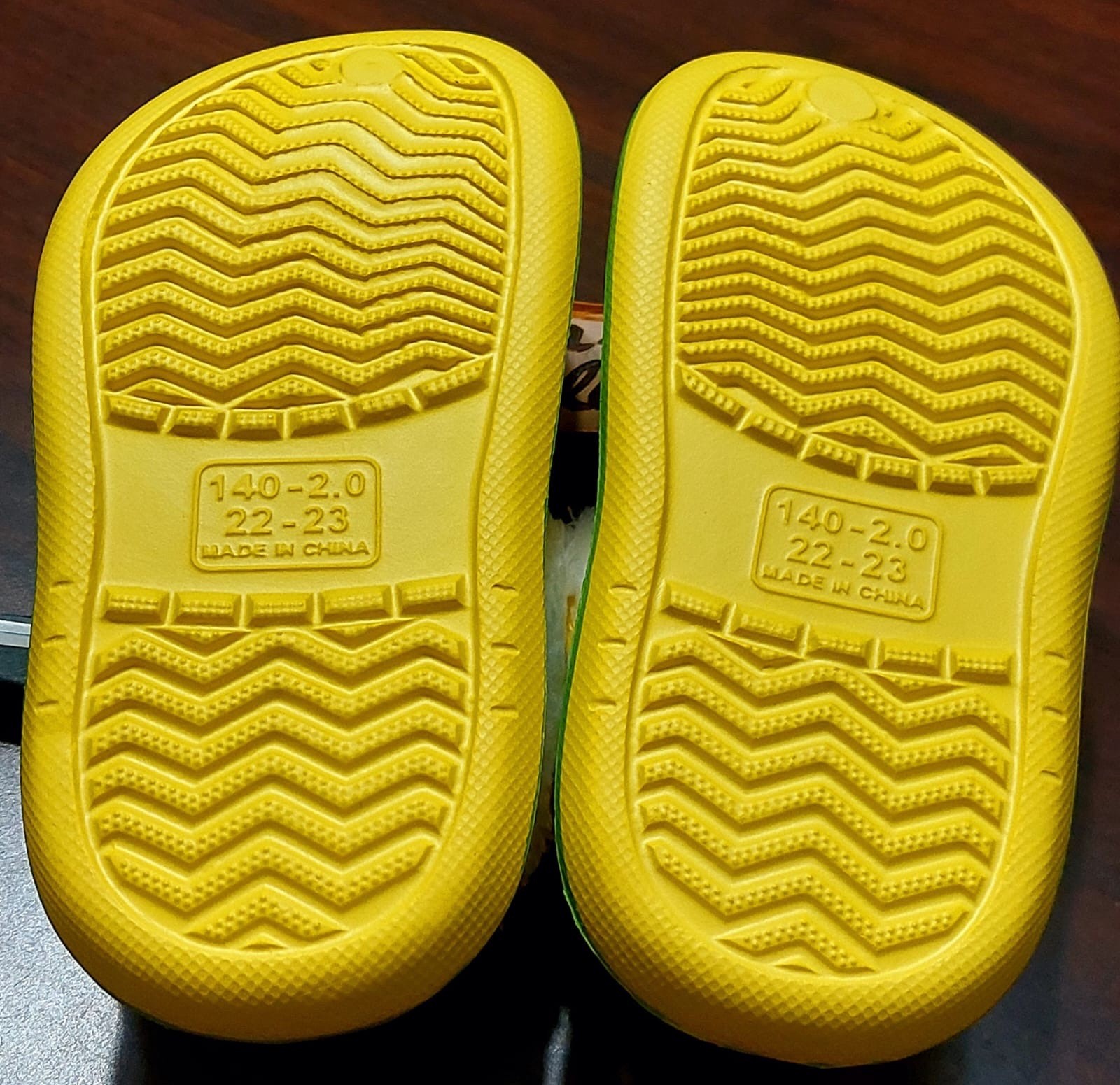 Kids Yellow Faux Fur Lined Clog Slippers Slip-On, US 2 EU 22-23