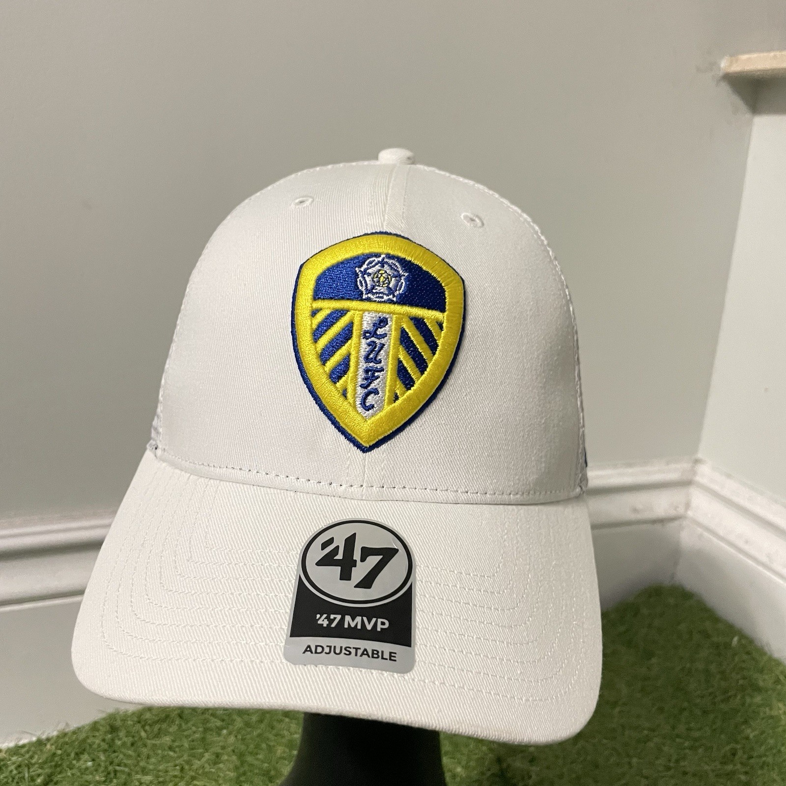 ’47 Brand Leeds United FC Baseball Cap Snapback White One Size LUFC Soccer NEW