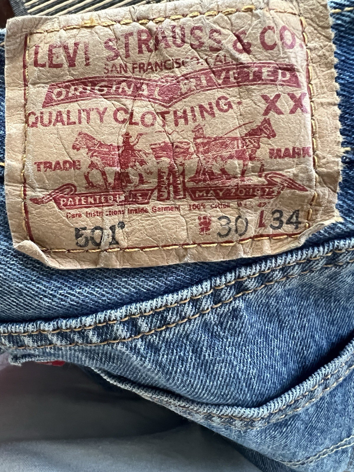 Levi’s Original 501 Straight Leg Button Fly Men’s Blue Denim Jeans 30×34 #3513