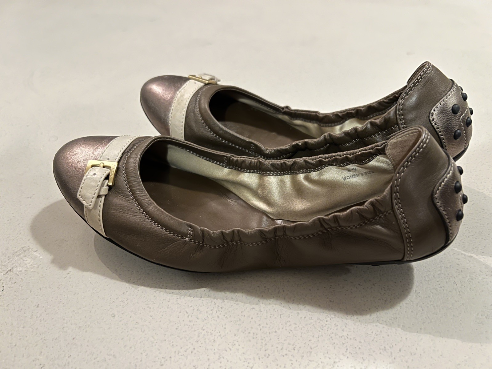 Tod’s Brown Beige Patent Leather Cap Toe Scrunch Ballet Flats Sz 39