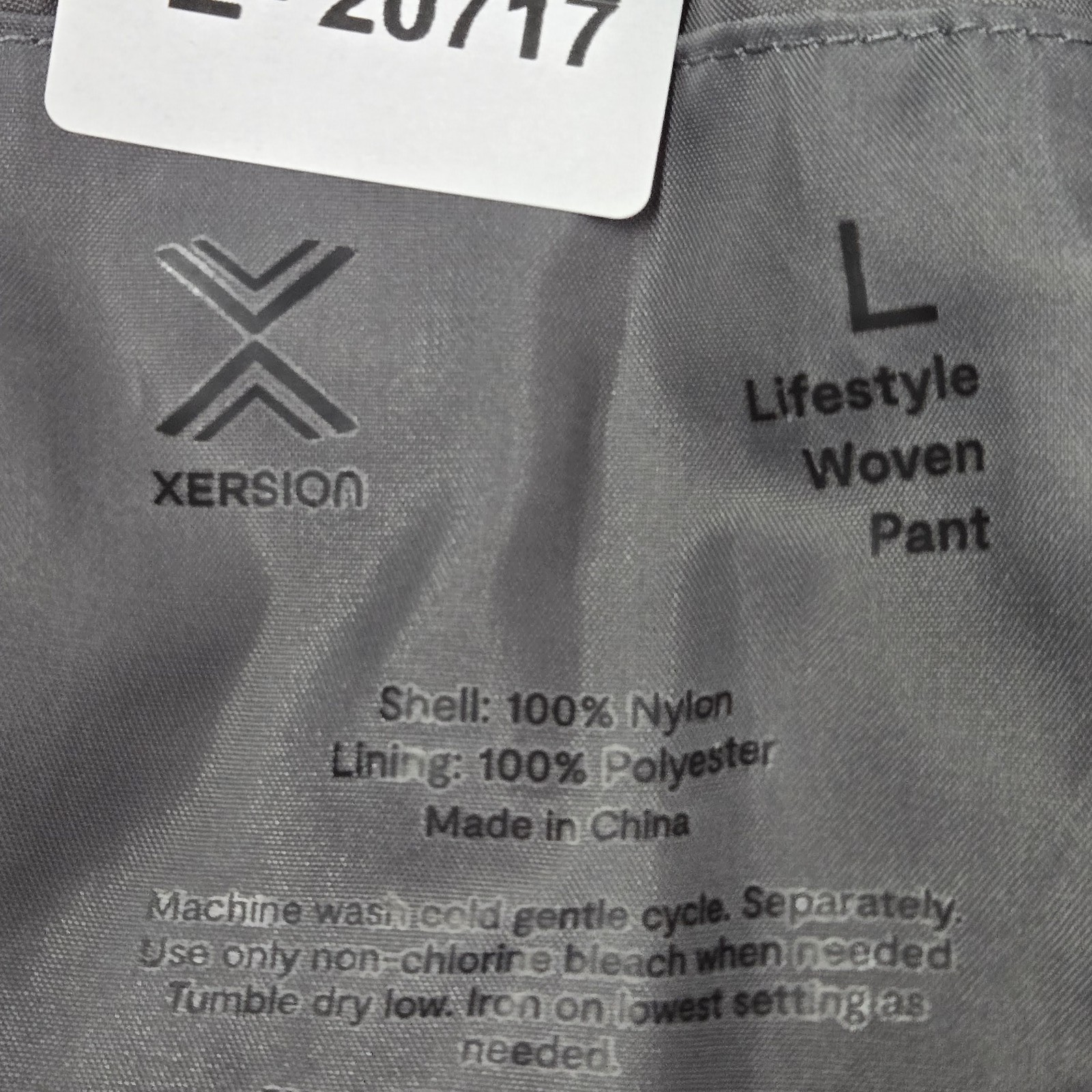 Xersion Men Pants L Gray Nylon Polyester Windbreaker Lifestyle Woven NWT