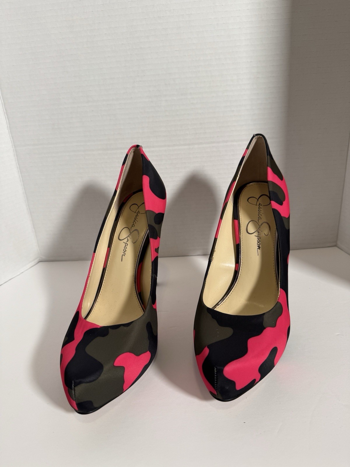Jessica Simpson Women’s High Heel Camouflage Pink – Green / Satin Size: 11 M/ 43