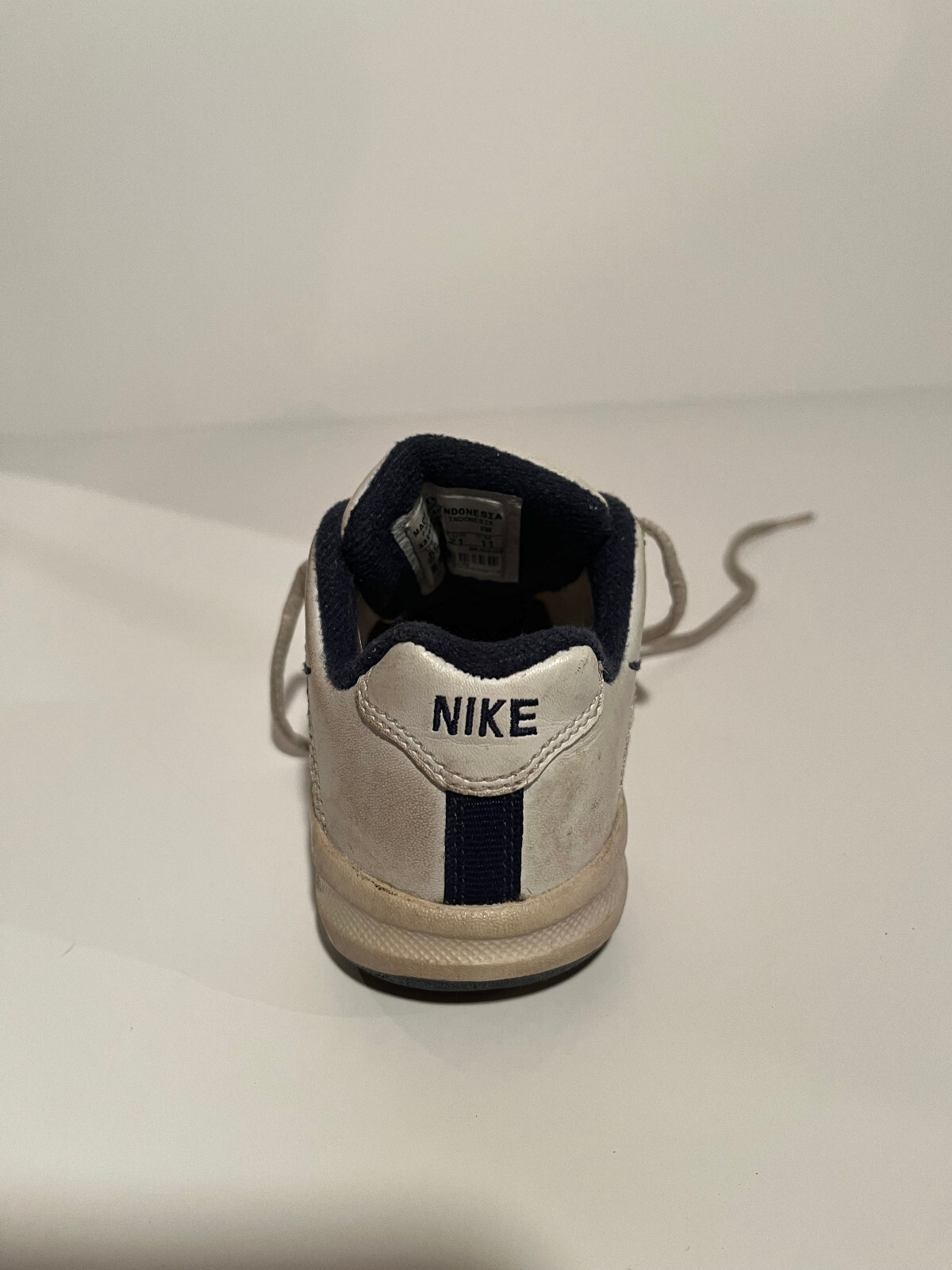 USED Nike White Navy Blue Toddler Shoes Size 5C Sneakers (See Item Description)