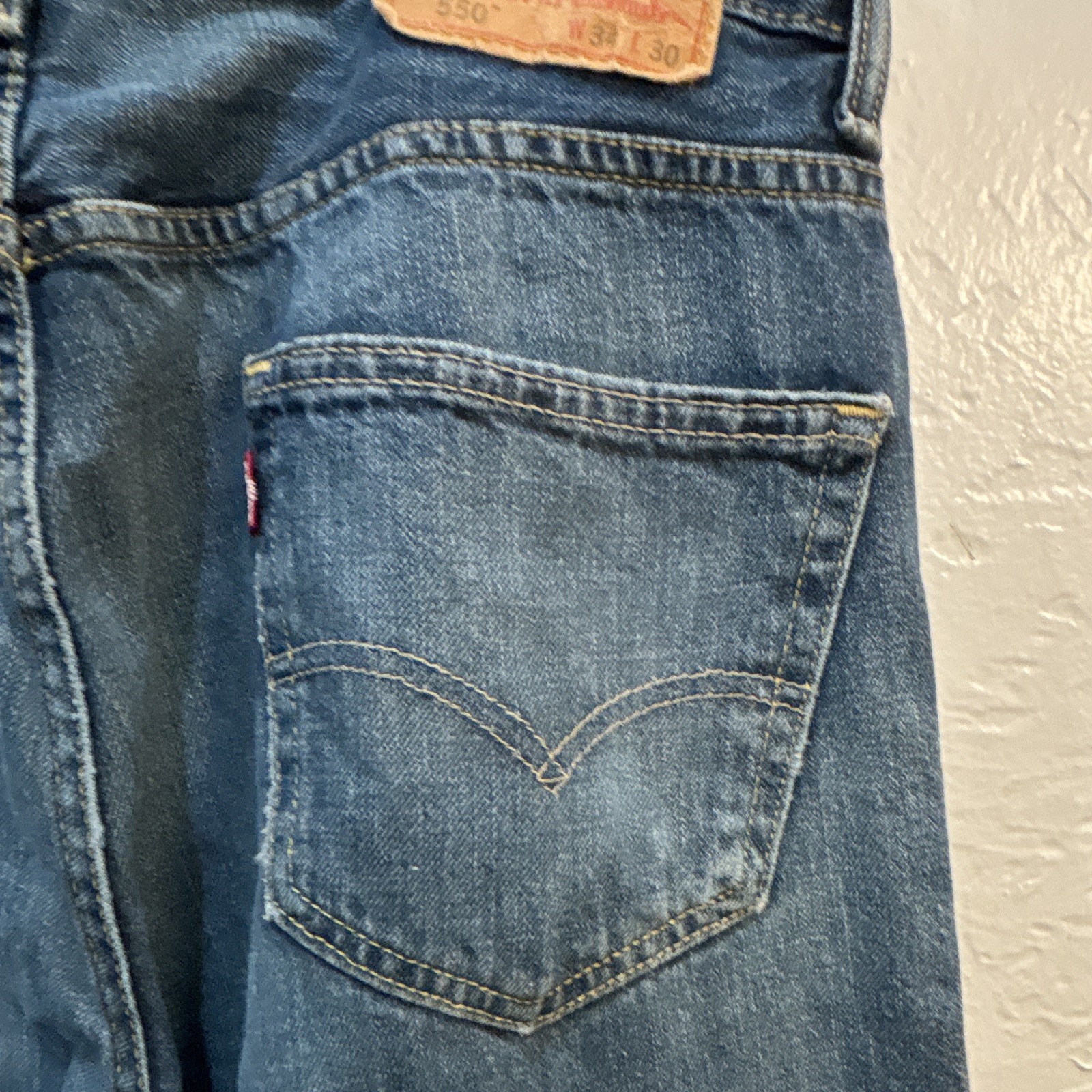 Levi’s Men’s Relaxed Fit Mid Rise Medium Wash Cotton Denim Straight Jeans