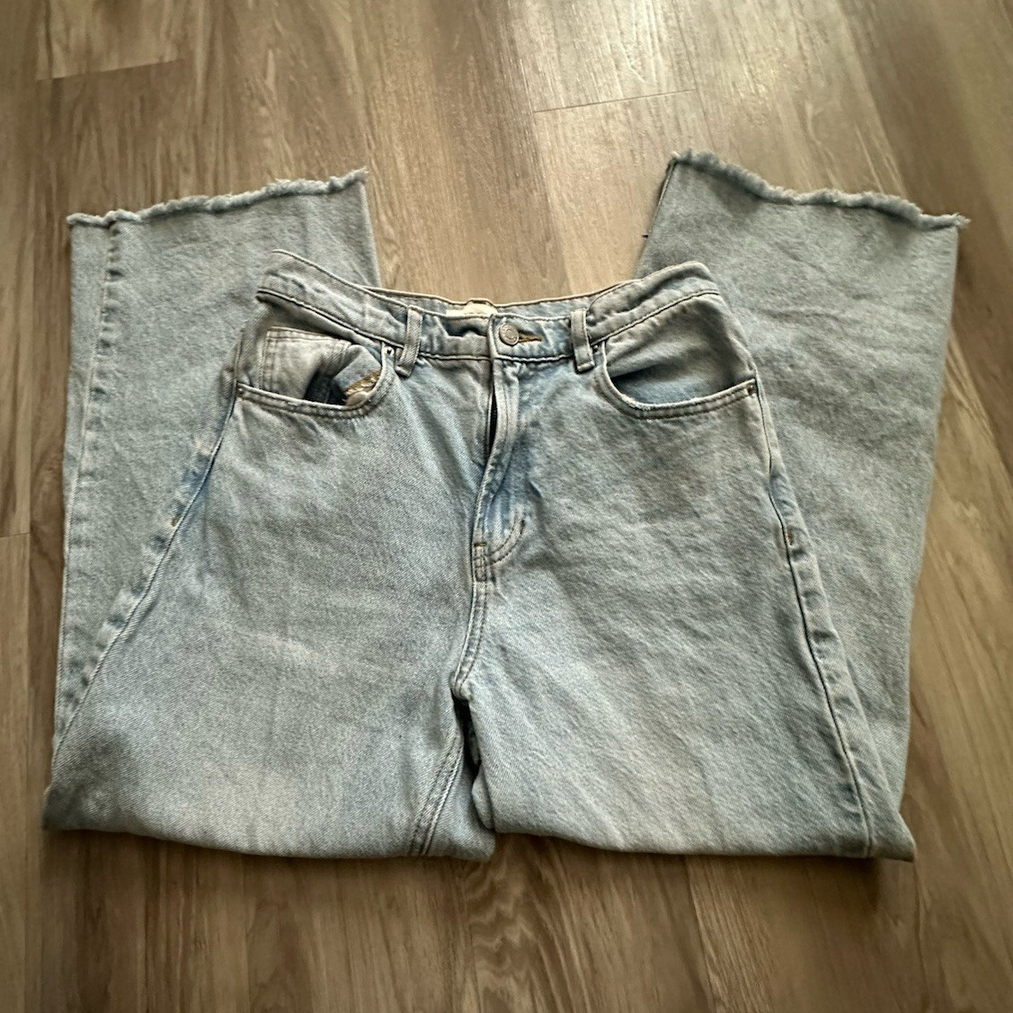PacSun Women’s Light Wash High-Rise Straight Leg Jeans Frayed Hem 5-Pocket