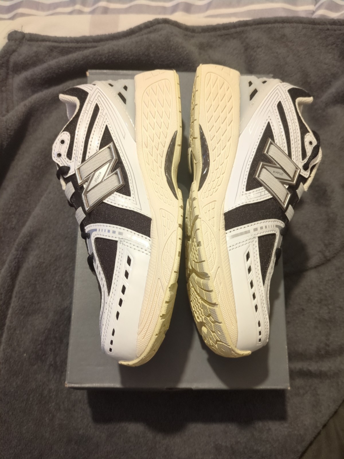 New Balance 1906 White/Black Size 5.5 Kids GC1906CI Brand New