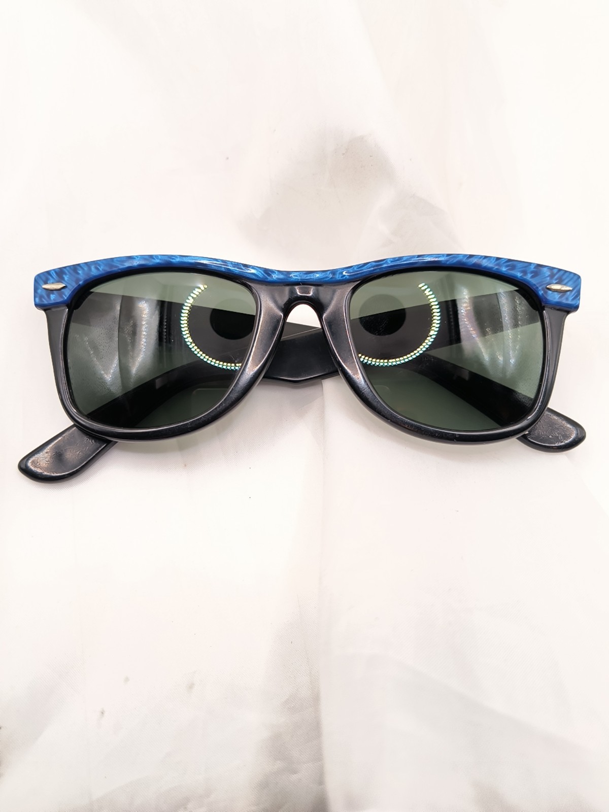 These are vintage B&L Ray-Ban L1723 Wayfarer sunglasses