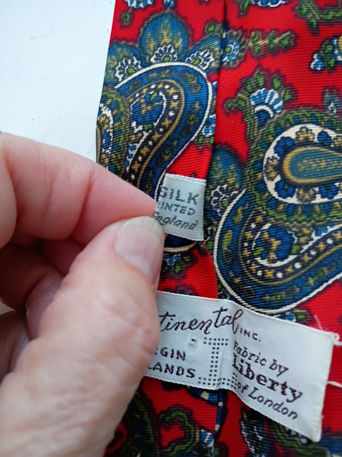 Continental 100% Silk Red Paisley Necktie Liberty Print 57-in By 3.25 In