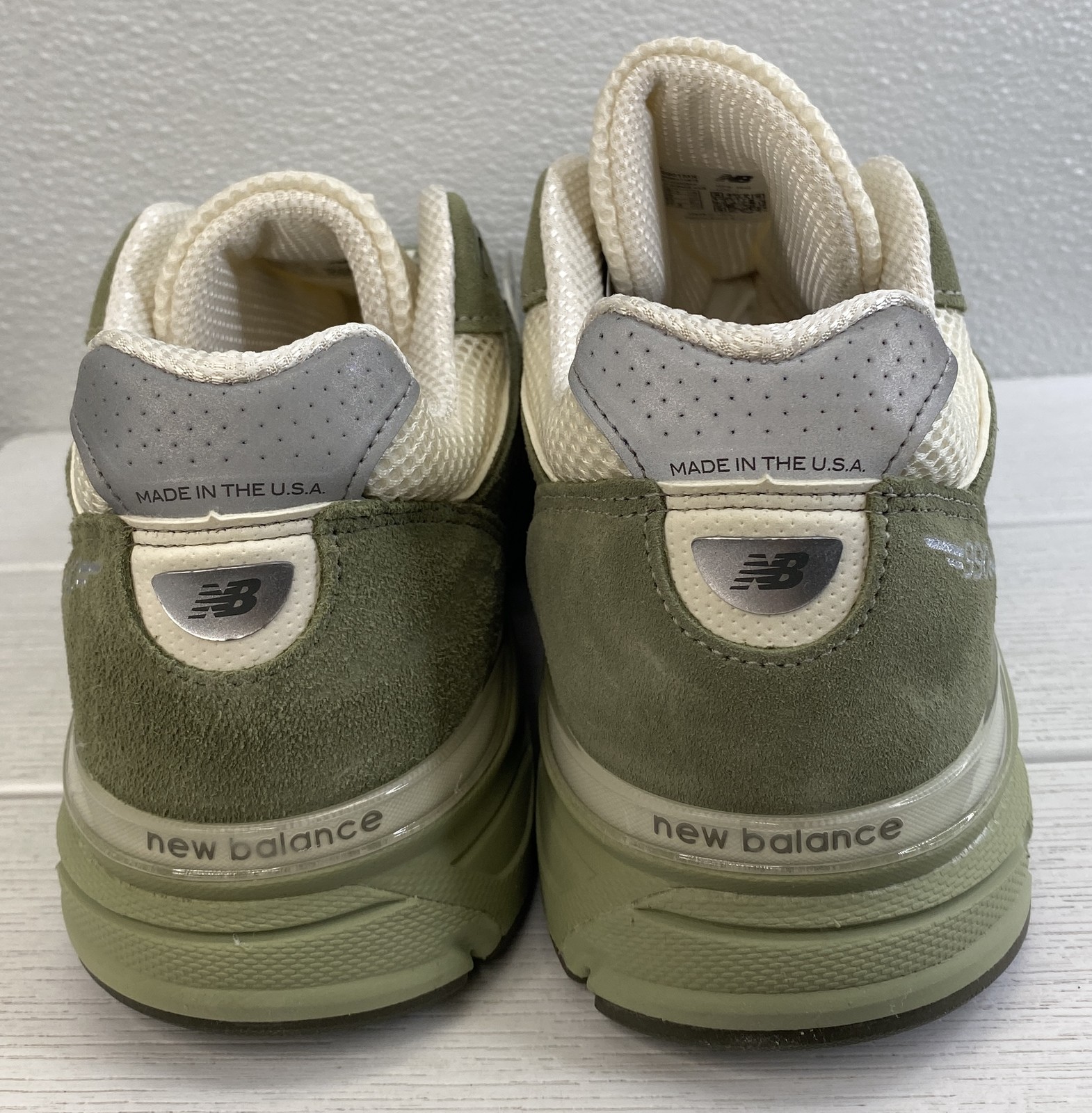New Balance Made In USA 990v4 Men’s Size 9.5 Olive Leaf Suede Athletic Sneakers