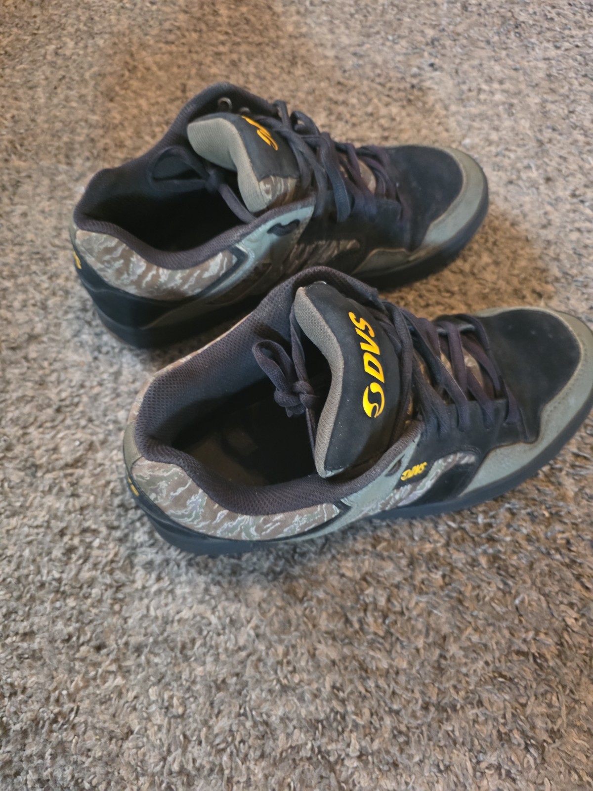 Men’s Size 9 – DVS Celsius SkateBoarding Shoes Camo Black Green Y2K