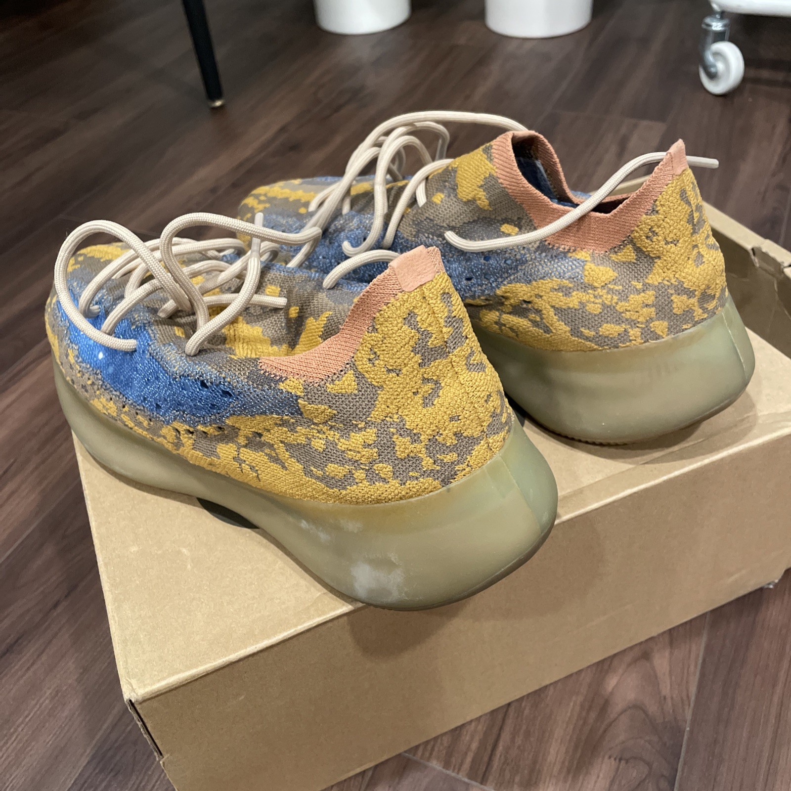 adidas Yeezy Boost 380 Low Top Blue Oat Men’s Sneakers 047306 Size 11