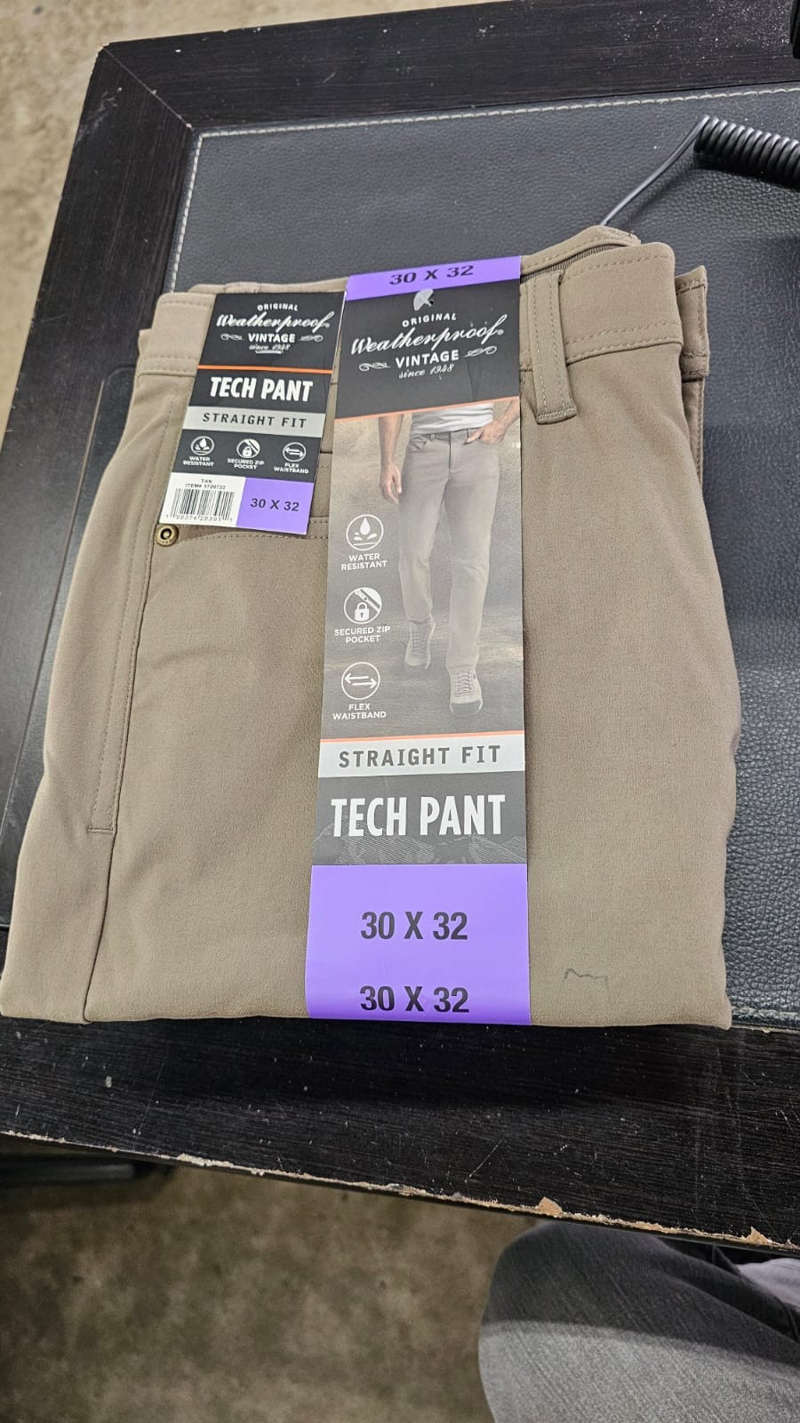 Weatherproof Vintage Men’s Tech Pants – Water-Resistant, Tan Size 30×32 – Stain