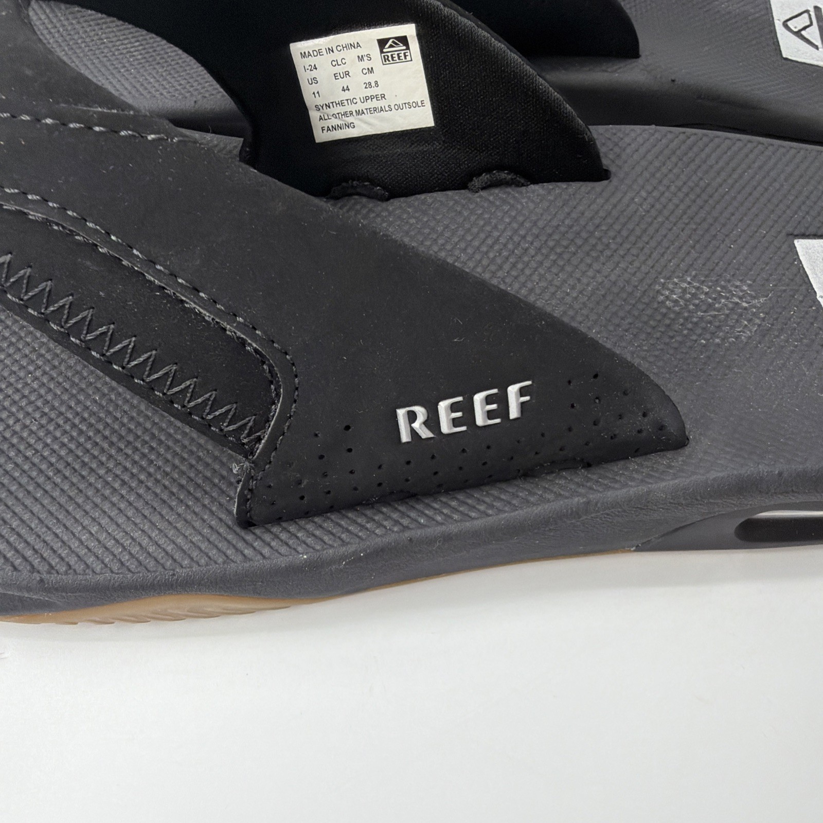 REEF Fanning Mens Flip Flop Sandals Size 11 Black Bottle Opener Arch Support
