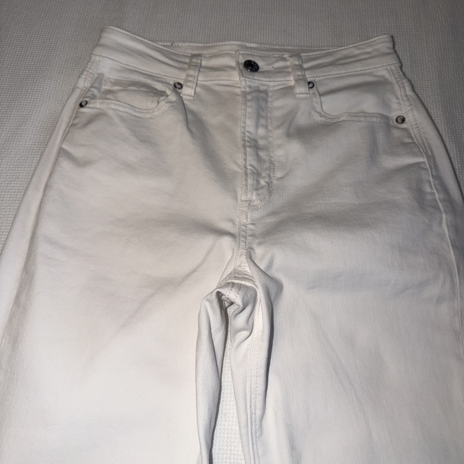 American Eagle Stretch Women’s Mom Jean Size 00R White Denim