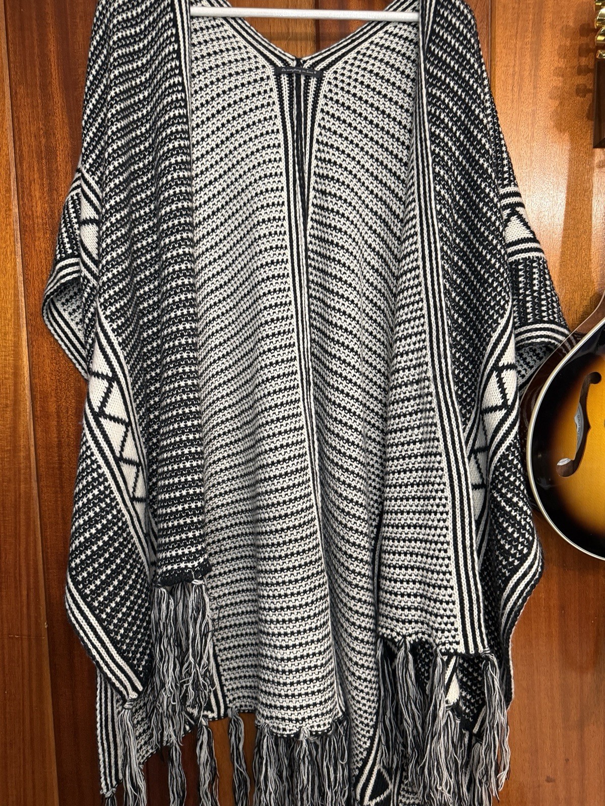 ANTHROPOLOGIE Do Everything In Love Poncho ONE SIZE Black/Cream Acrylic Knit