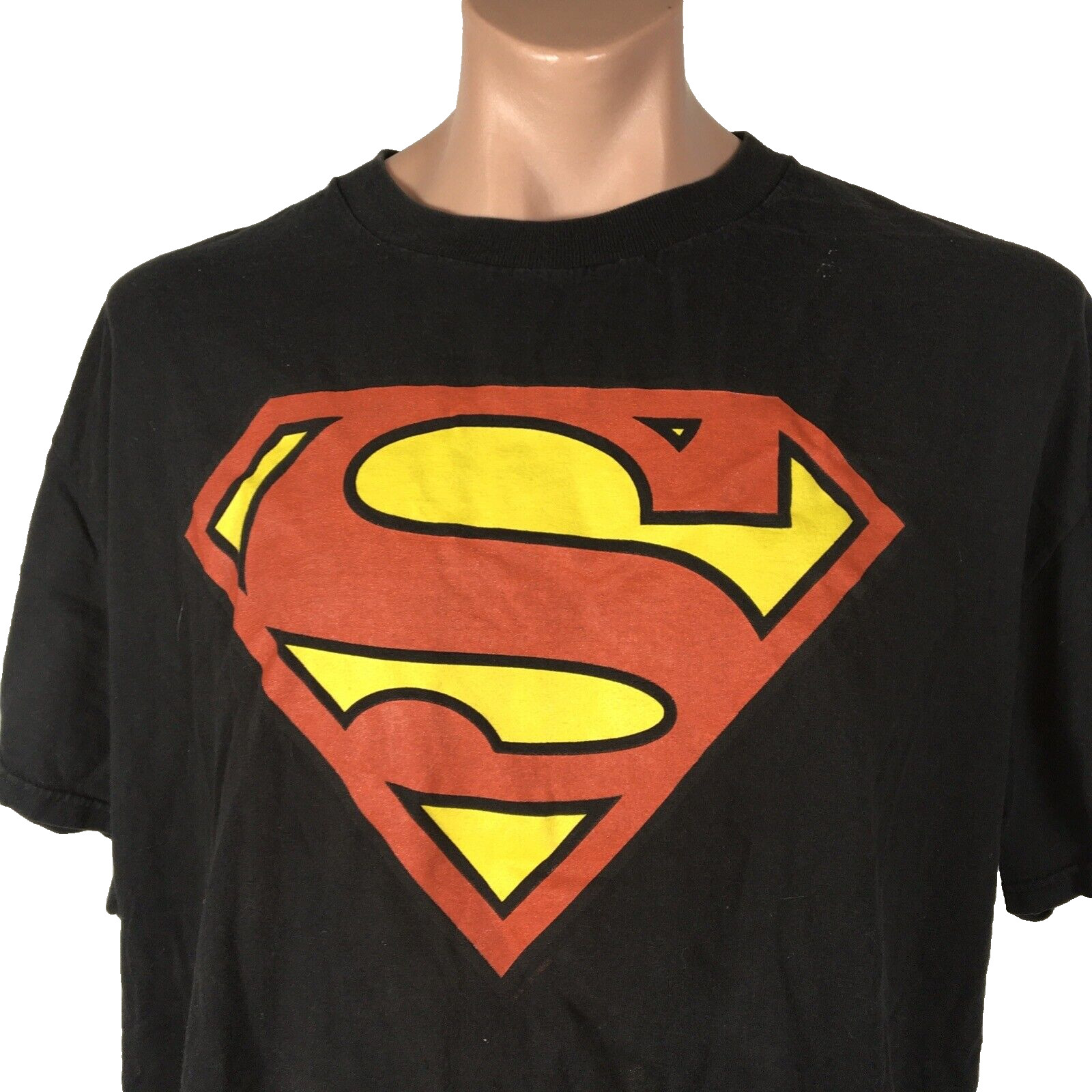 Vintage DC Comics SUPERMAN “S” Black SS crewneck superhero t-shirt XL