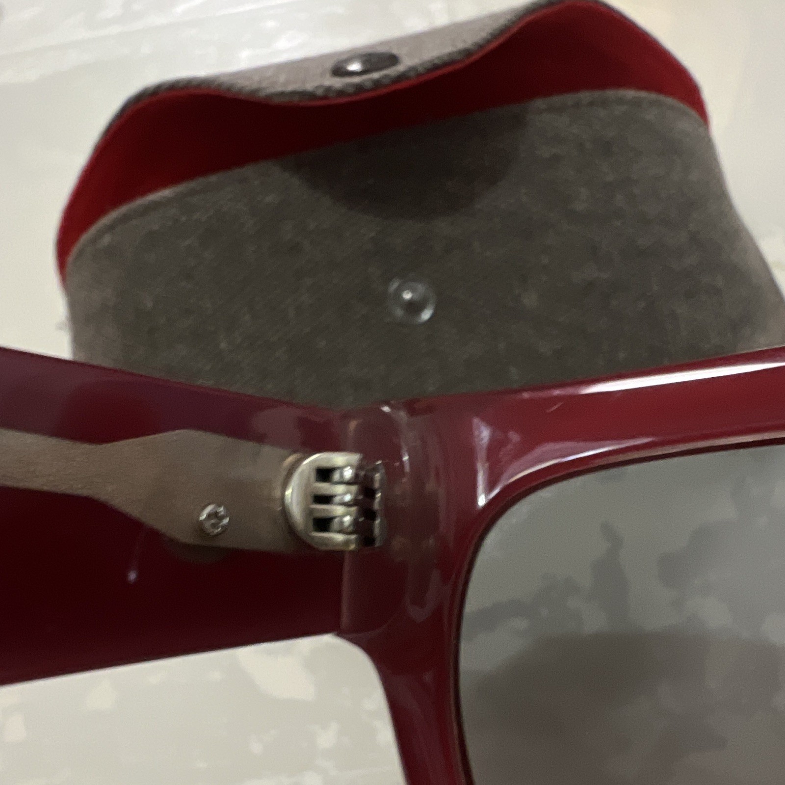 Moncler MG5385OS 51-24 Red Glossy Square Sunglasses Gray Lens Made in Italy Case