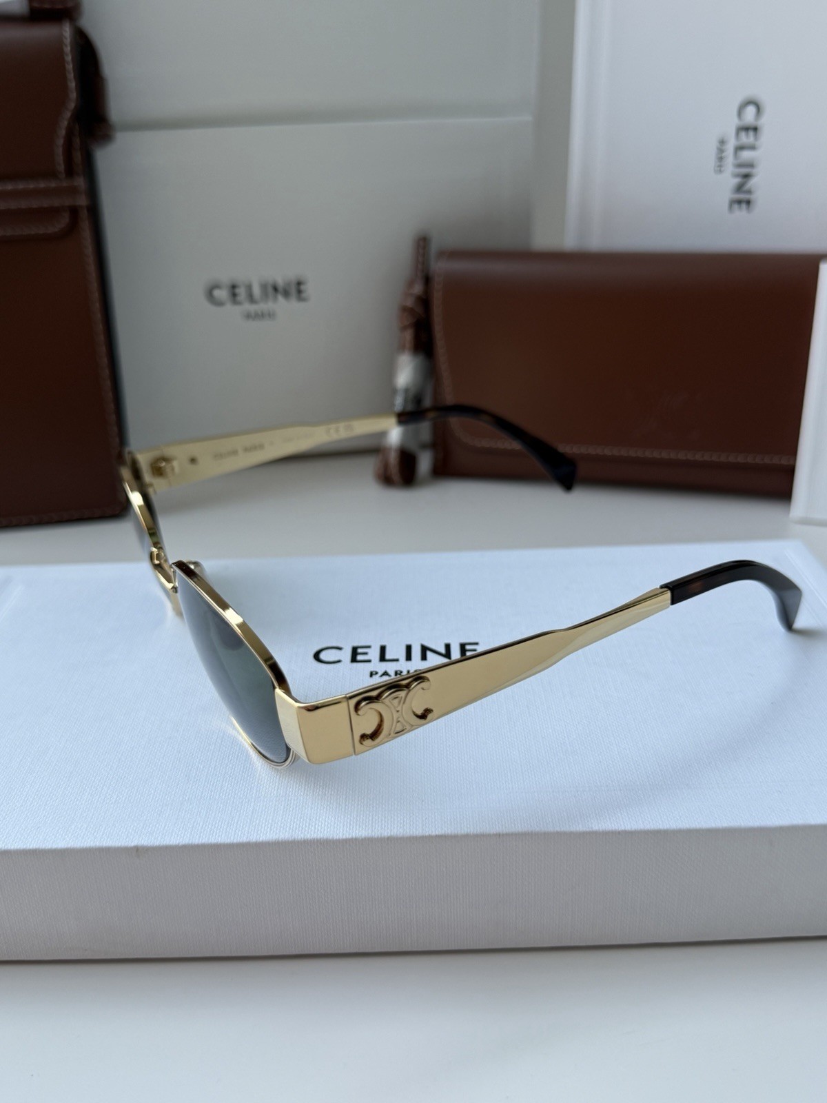 Celine CL40235U 30N Triomphe Metal Oval Sunglasses Gold Green Lens AUTHENTIC