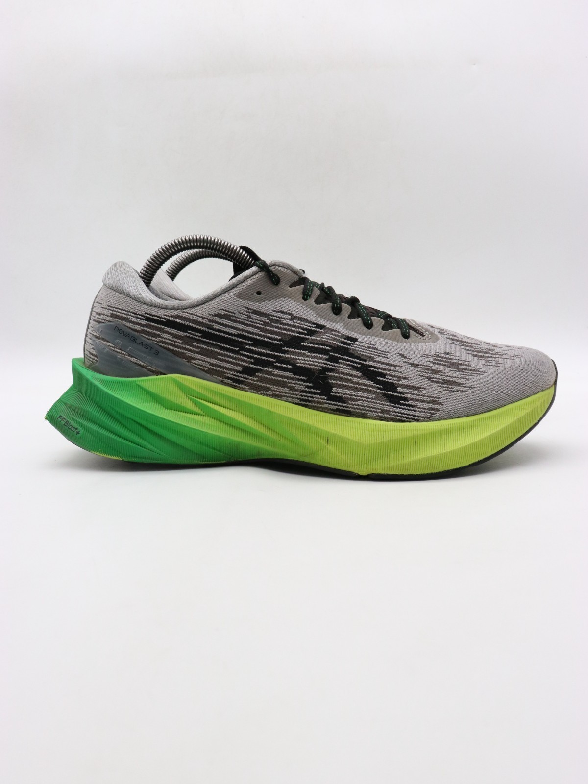 Asics Novablast 3 Men’s Size 9 Running Shoes Black Lime Green Sneakers 1011B458