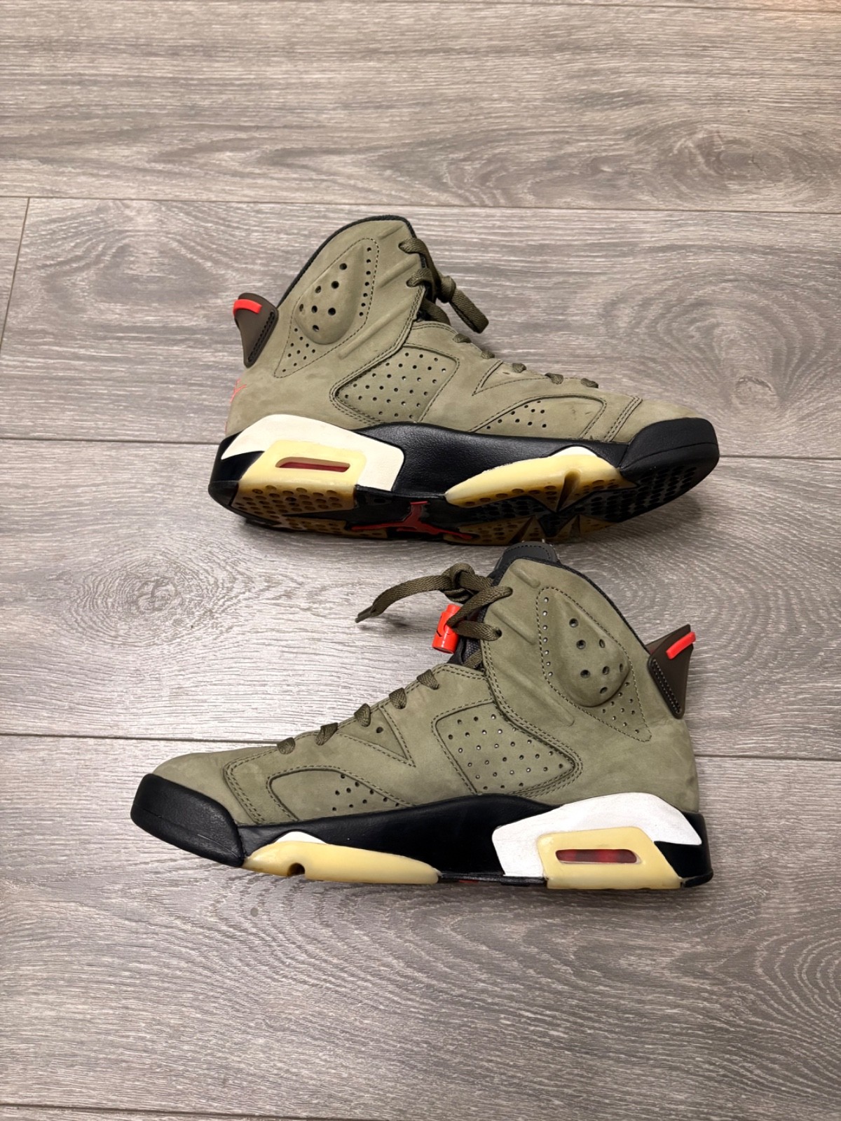 Size 8.5 – Jordan 6 Retro x Travis Scott Mid Olive