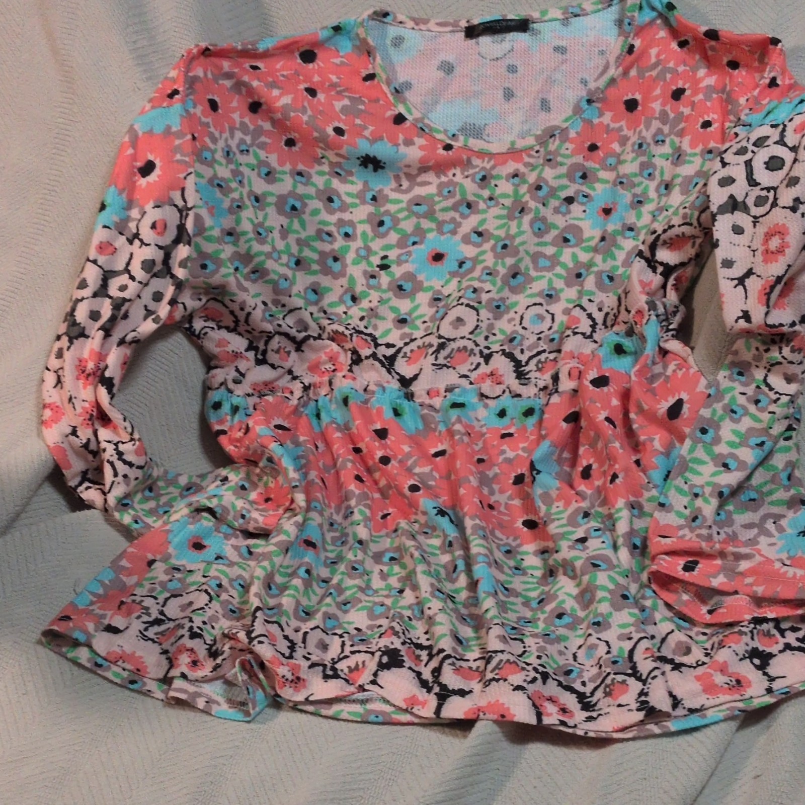 I Love U Dear Women’s L Multicolor Floral Round Neck Long Sleeve Peplum Top