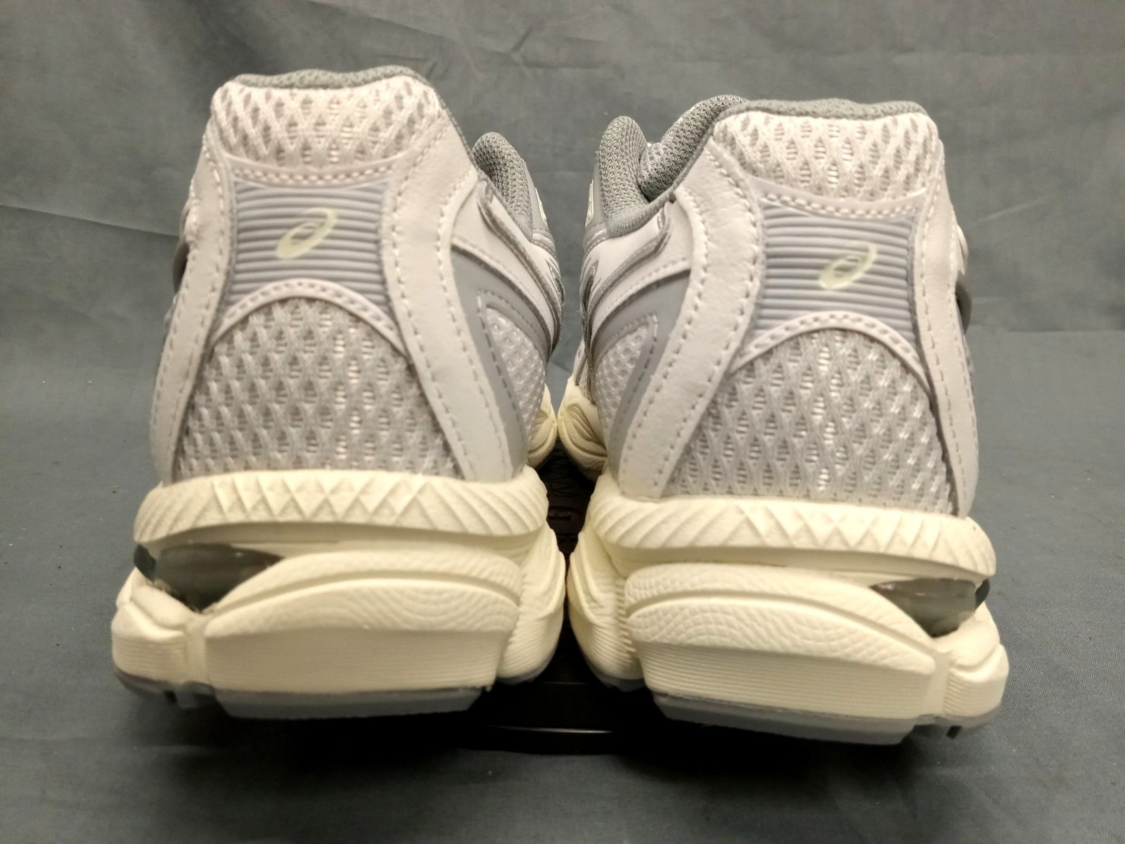 ASICS GEL-NYC 2055 Running Sneaker Glacier Grey White Boys Size 6.5 NEW NO BOX!