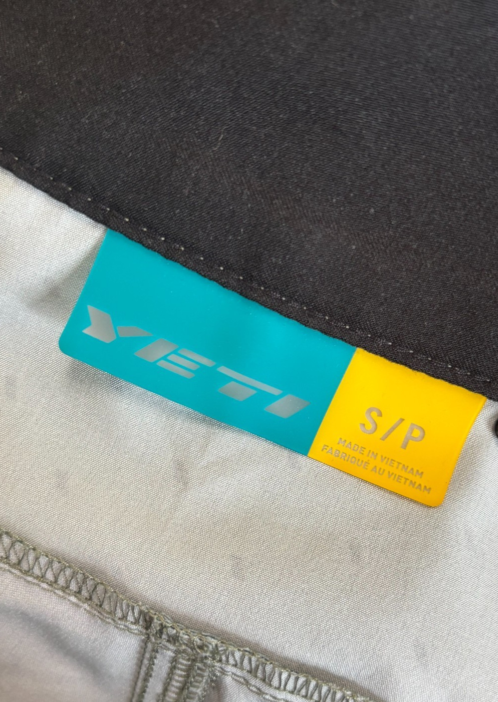 Yeti Shorts Small Green Black Fatigue Slant Dawson Mountain Bike Zip Pocket