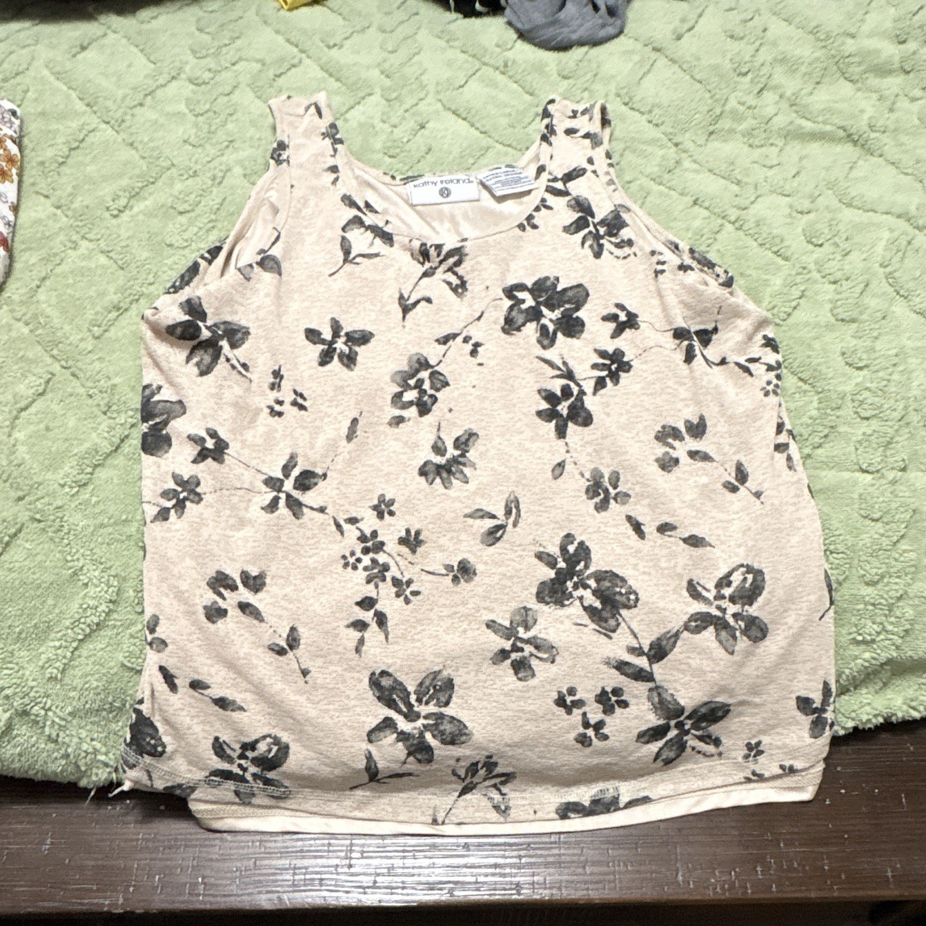 Kathy Ireland Women’s XL Beige/Black Floral Scoop Neck Sleeveless Tank Polyester