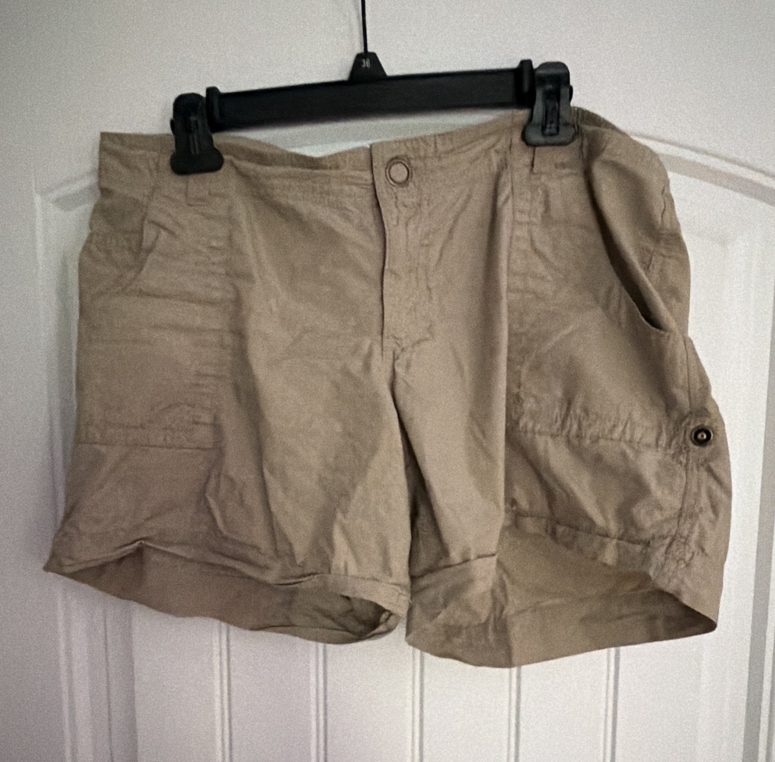 Gap Women’s Beige Cargo Shorts Size 2 Cotton Canvas Mid Rise Cargo Pockets
