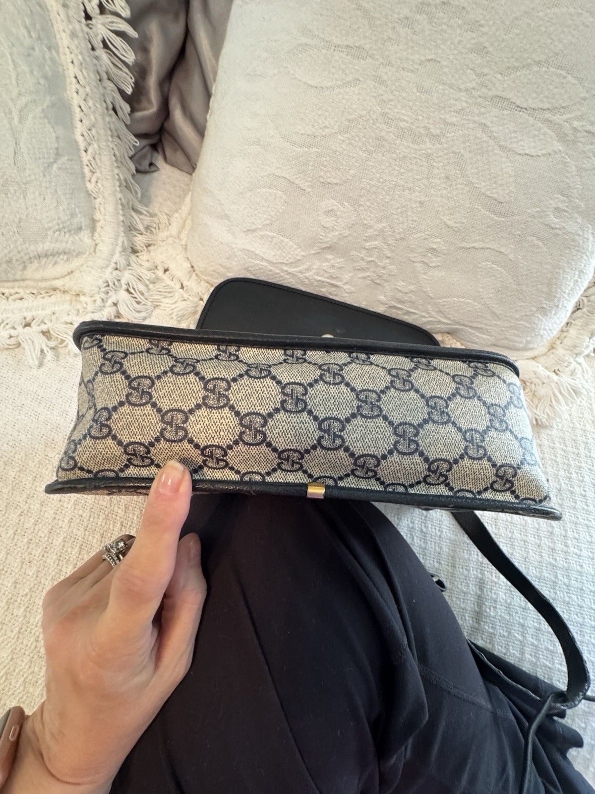 Gucci GG Supreme Monogram Beige/Black Medium Crossbody w/ Detachable Strap