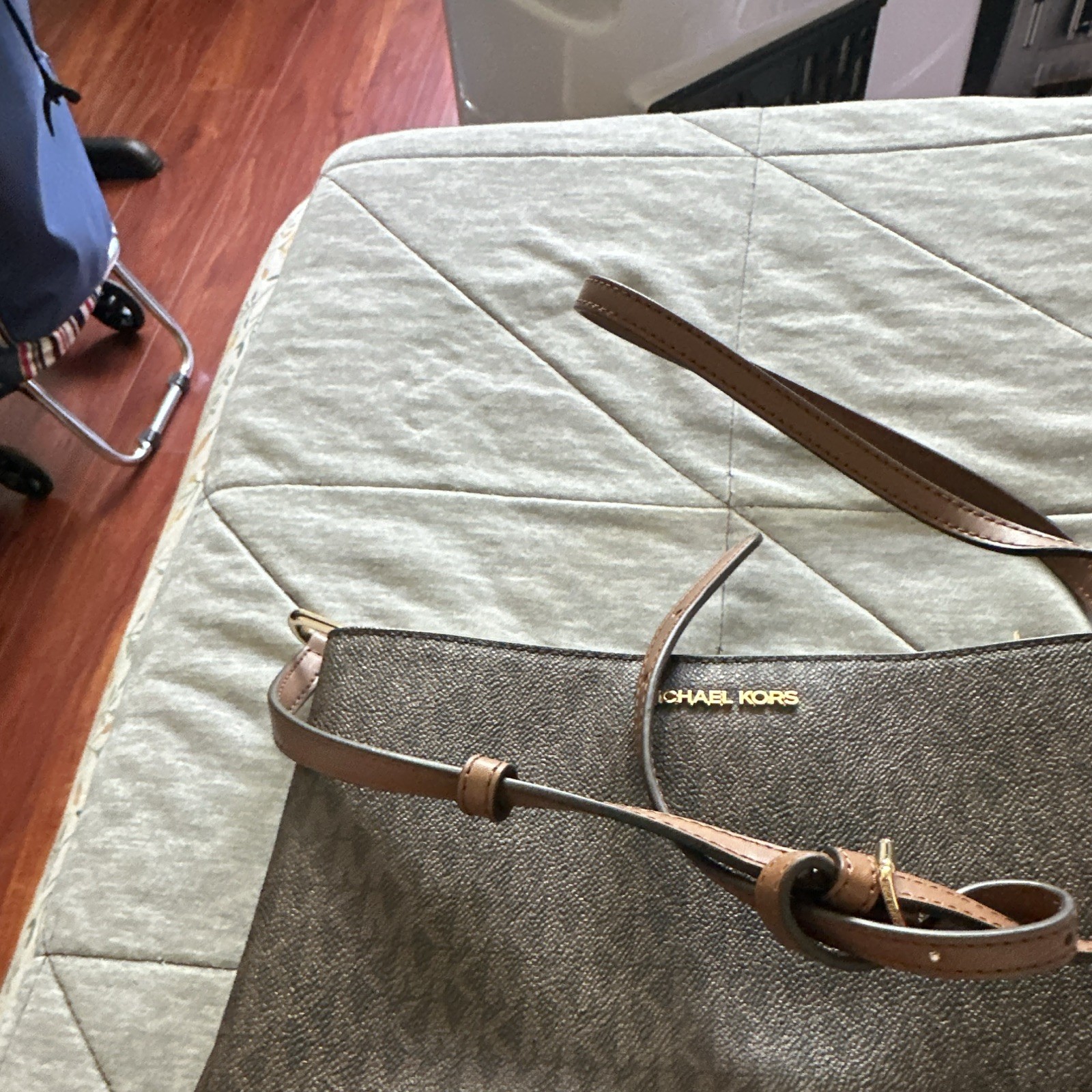 Michael Kors Signature Logo Medium Brown Zip Crossbody, Adjustable Strap,Pockets