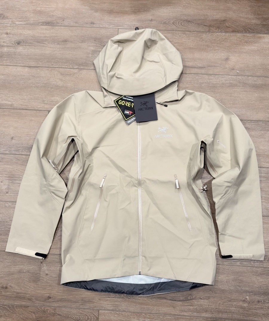 Beige Tan Arc’teryx Beta LT Jacket Men’s XL Waterproof Gore-Tex