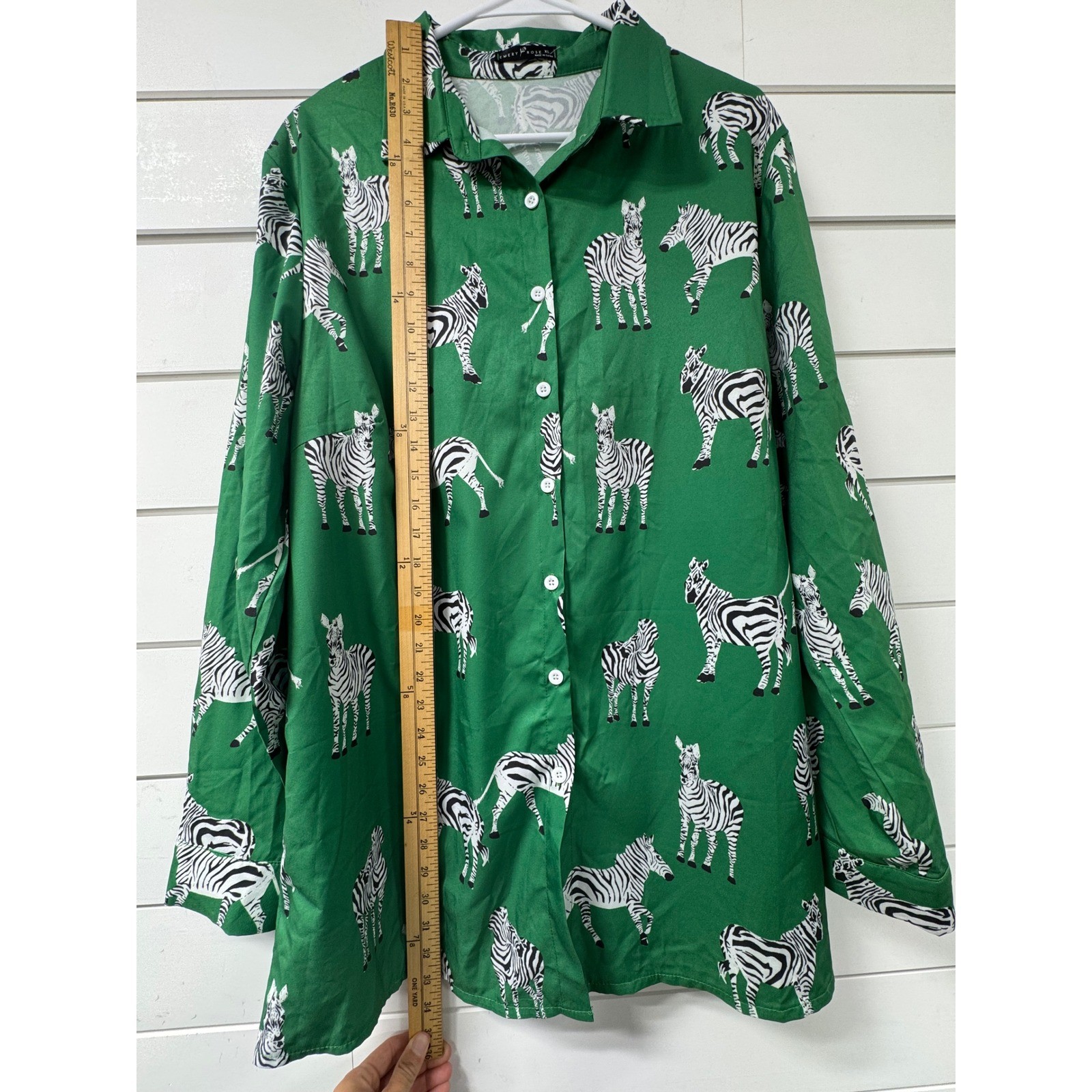 Emery Rose Green Zebra Print Button Down Shirt Womens XL Long Sleeve Animal Top