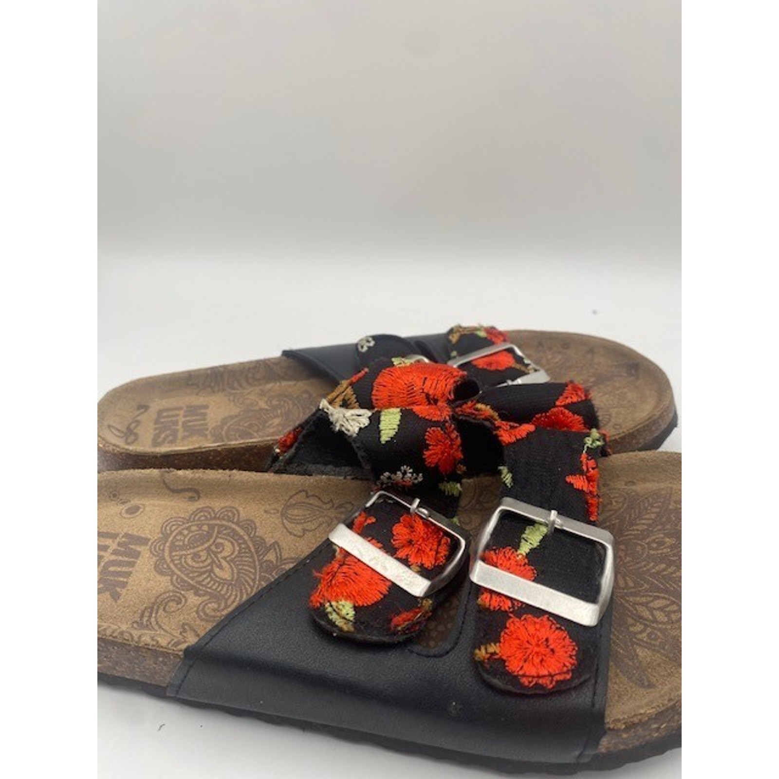 MUK LUKS Women’s Size 6.5 Double Buckle Slide Sandals Black Floral Embroidered