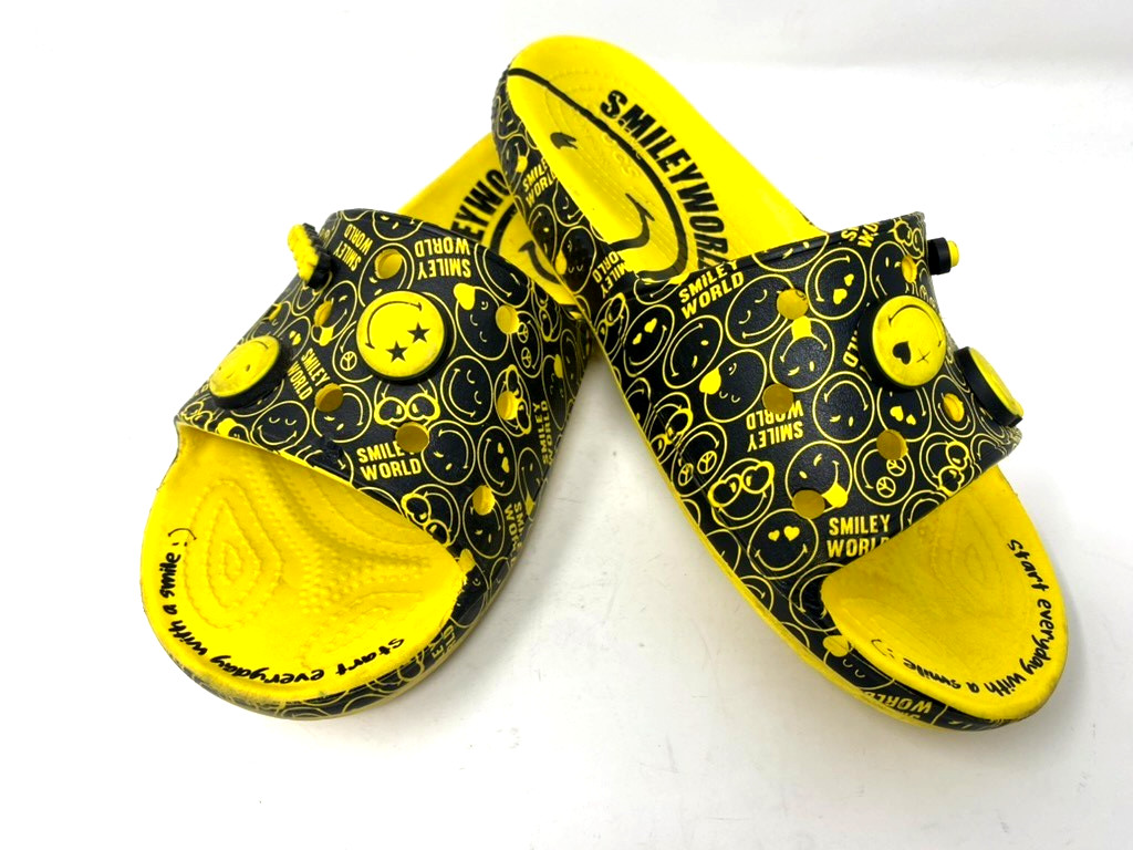 Crocs x SmileyWorld Classic Slide Sandals Yellow Smiley Face – Unisex W9 M7 – Pr