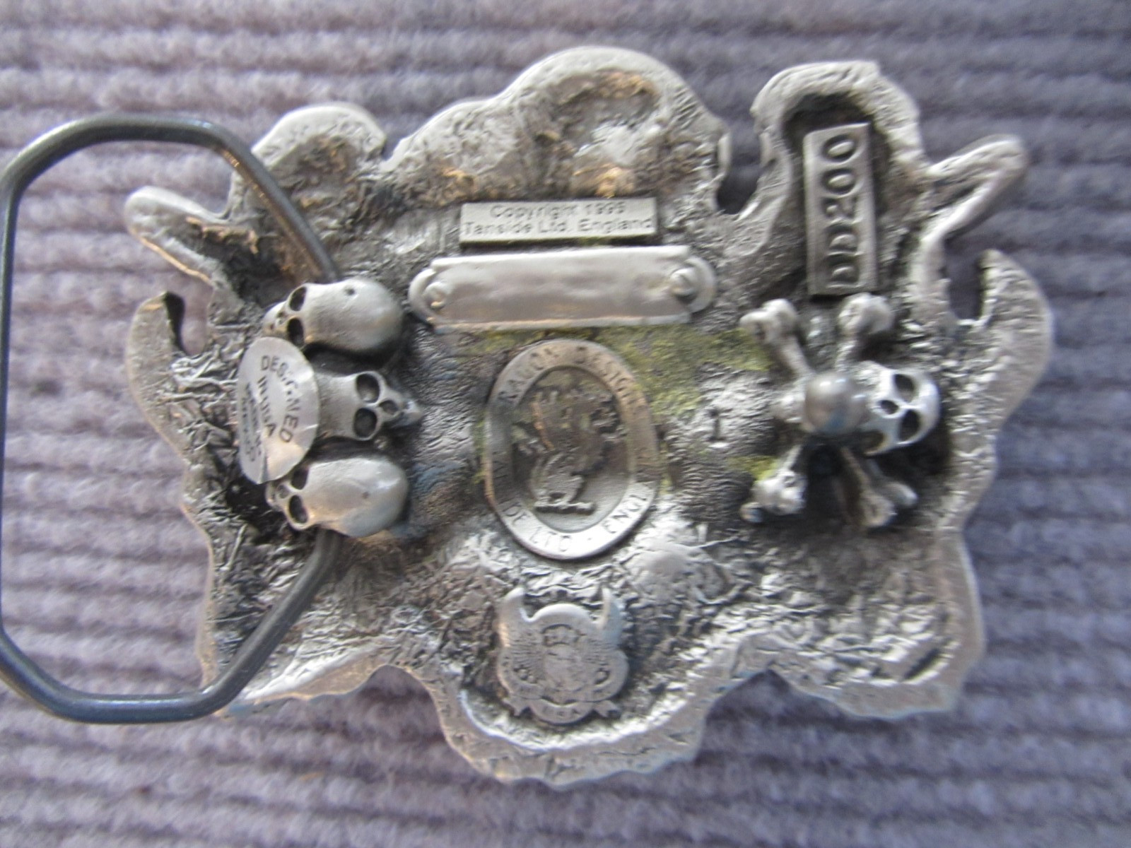 The Road Warrior, Death Before Dishonor Belt Buckle Pewter Skull & Swords 119
