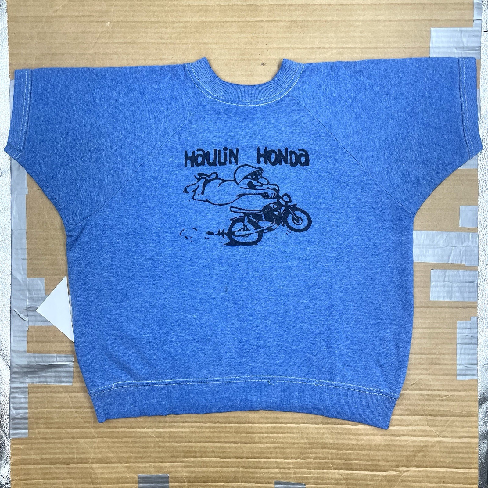 VTG 70s “Haulin Honda” 20.75” x 21” w/ Felt Back Patch Short Sleeve Sweatshirt