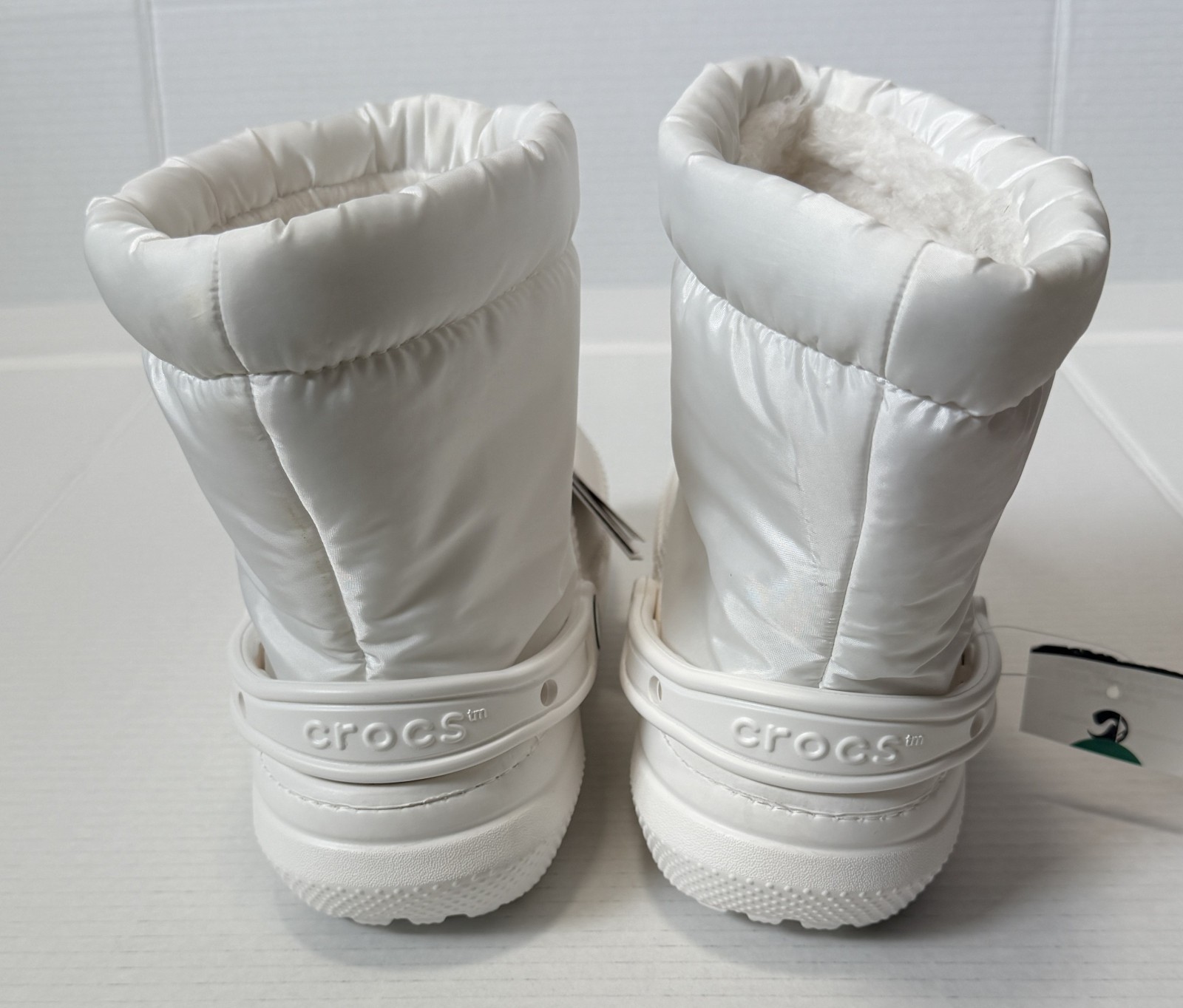 CROCS Classic Lined Neo Puff Unisex Boots – White US Size M6/W8 – NWT NEW