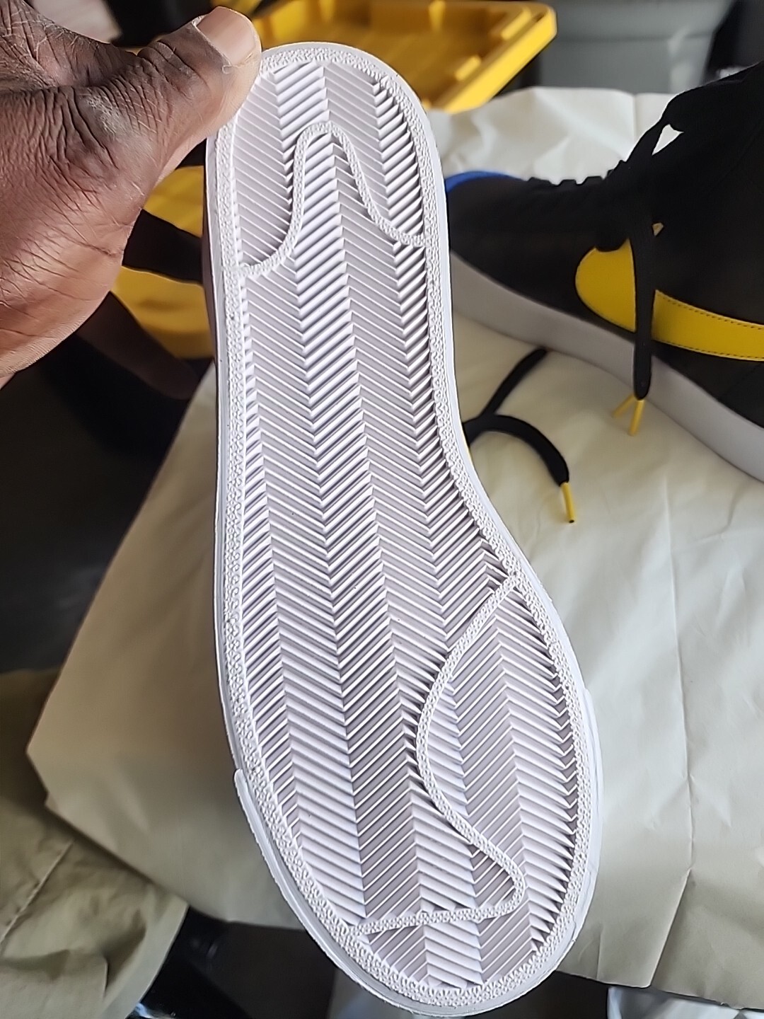 Nike Mens Blazer Mid 77 Vintage Shoes Black Yellow Blue Sz 10 DC1414-001