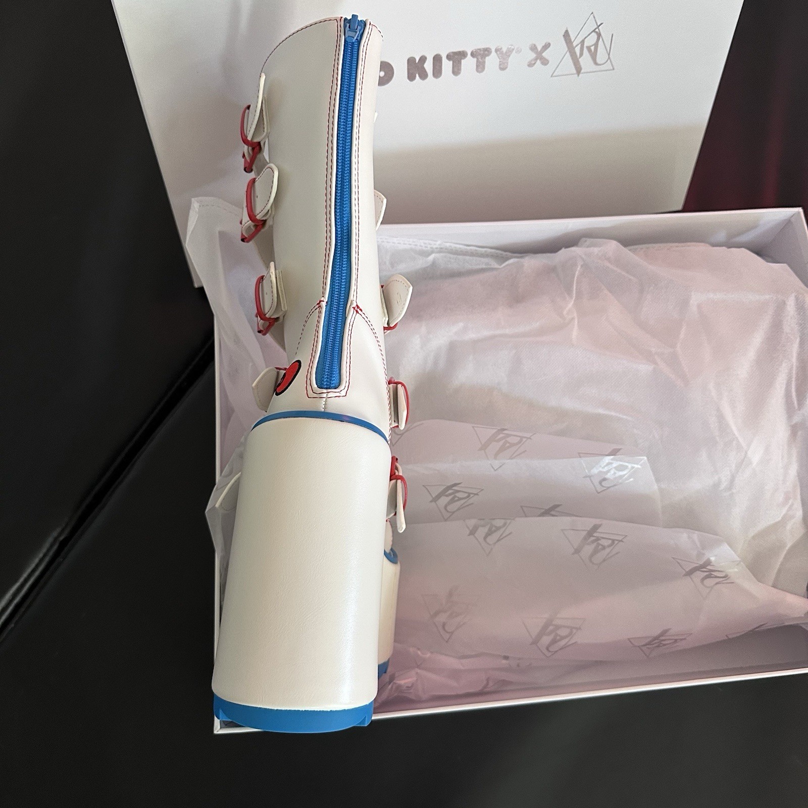 YRU x Hello Kitty Dune Platform Boots White Red Blue Women’s Size 6 New In Box